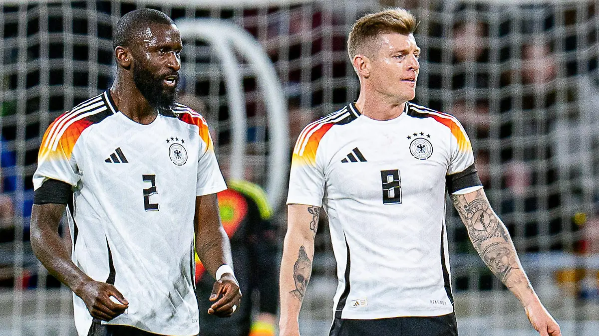 Toni Kroos Germany, 8 Florian Wirtz Deutschland, 17 Antonio Ruediger Deutschland, 2 Frankreich vs. Deutschland, Herren, Fussball, Testspiel, 22.03.2024 Frankreich vs. Deutschland, Herren, Fussball, Testspiel, 22.03.2024 Lyonn *** Toni Kroos Germany, 8 Florian Wirtz Germany, 17 Antonio Ruediger Germany, 2 France vs Germany, Men, Football, Test match, 22 03 2024 France vs Germany, Men, Football, Test match, 22 03 2024 Lyonn Copyright: xEibner-Pressefoto/BahhoxKarax EP_FRA