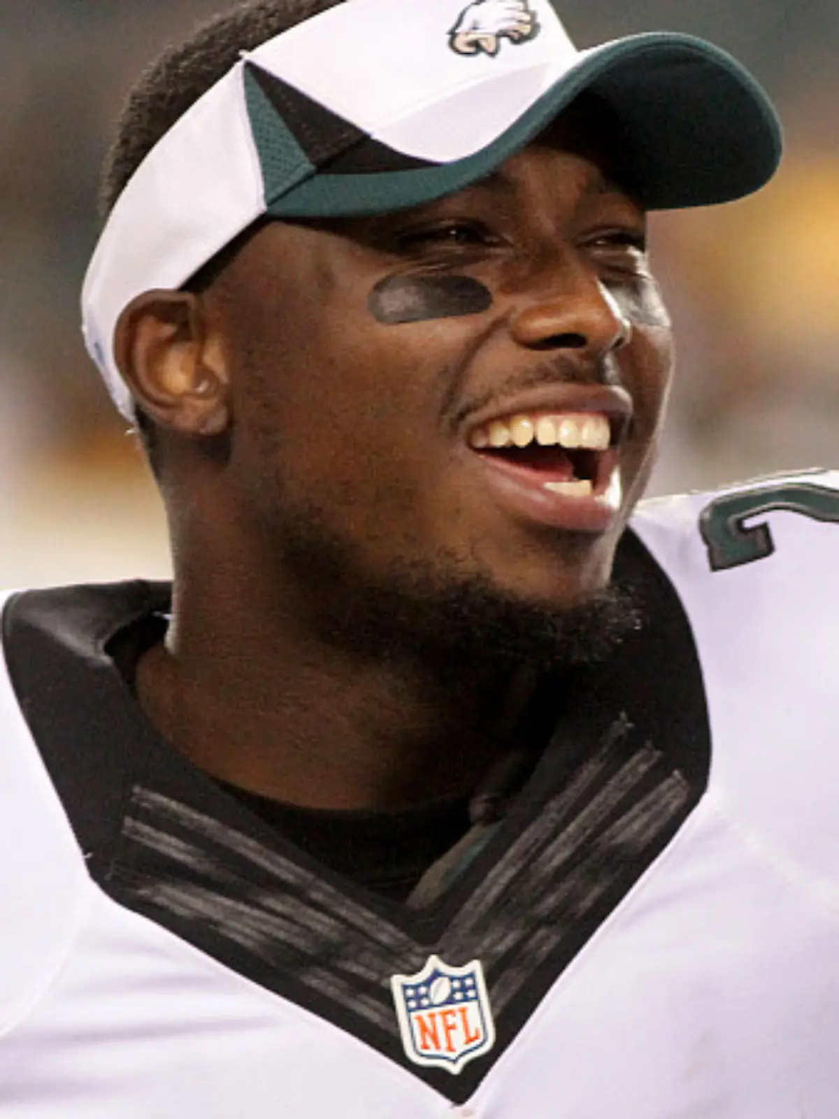 Image #: 31530940    Philadelphia Eagles running back LeSean McCoy laughs on the sidelines during the fourth quarter of a pre-season game vs. the Pittsburgh Steelers, Thursday, Aug. 21, 2014. (Staff Photos by Tim Hawk | South Jersey Times)     South Jersey Times /Landov Keine Weitergabe an Drittverwerter.