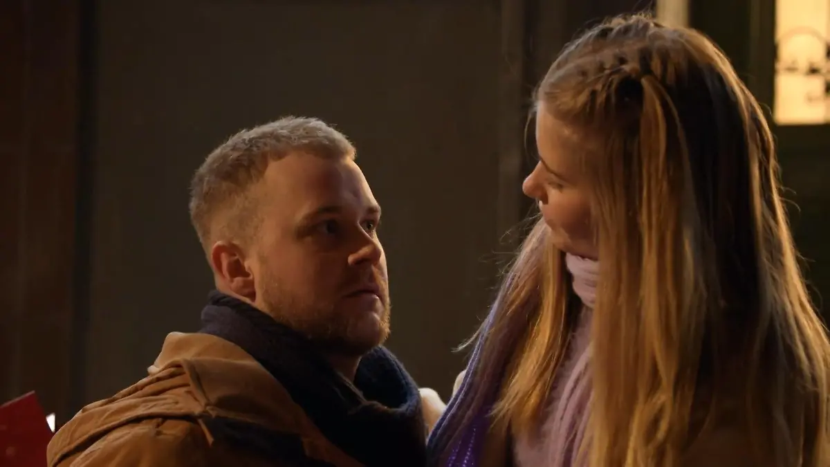 GZSZ-Folge 8.010 vom 29. April 2024: Jonas und Johanna auf Tuchfühlung