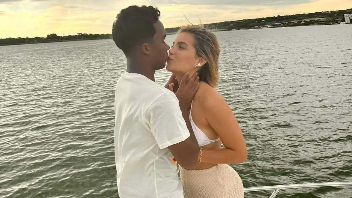Endrick (17) und seiner Model-Freundin Gabriely Miranda