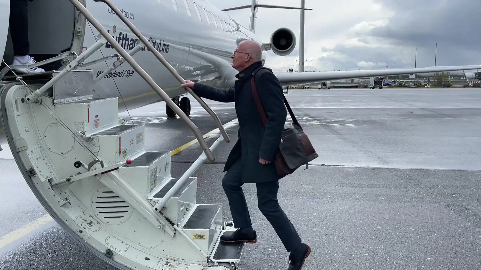 RTL Nord darf Peter Tschentscher als Teil einer rund 20-köpfigen Delegation auf seiner Reise begleiten.