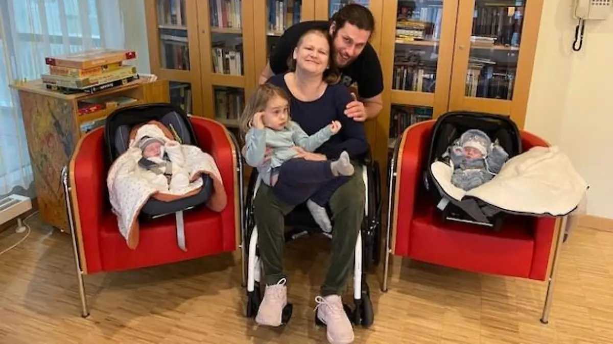 Egal, was kommt: Mama Julia, Papa Christopher, Sohn Lian und Zwillinge Lea und Lando halten zusammen