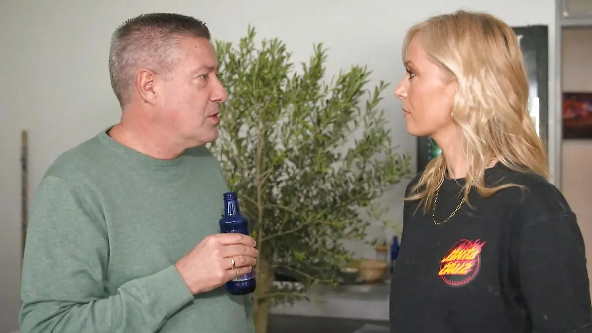 Joachim Llambi bestätigt Angela Finger-Erben, dass es bei Mario Barth das beste Catering gibt.