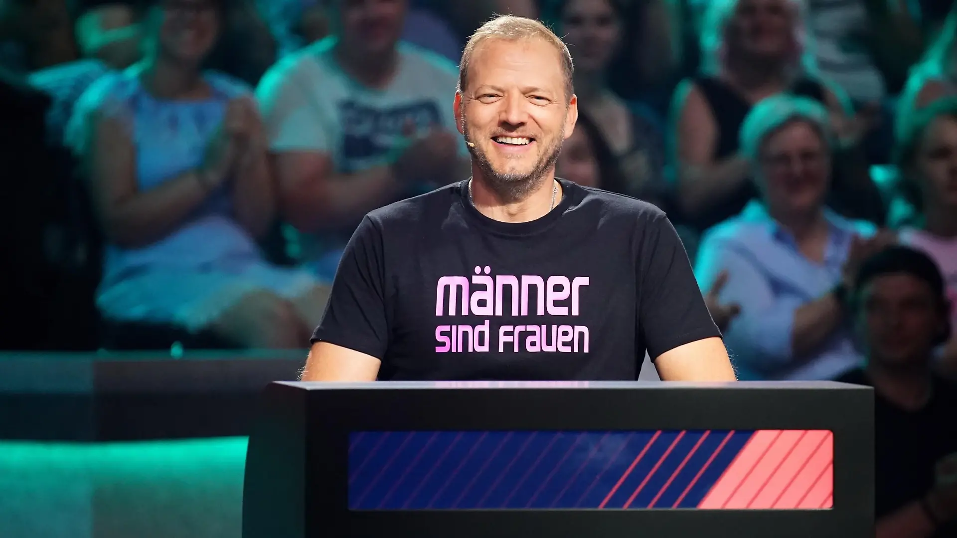 Mario Barth

Die Verwendung des sendungsbezogenen Materials ist nur mit dem Hinweis und Verlinkung auf RTL+ gestattet.