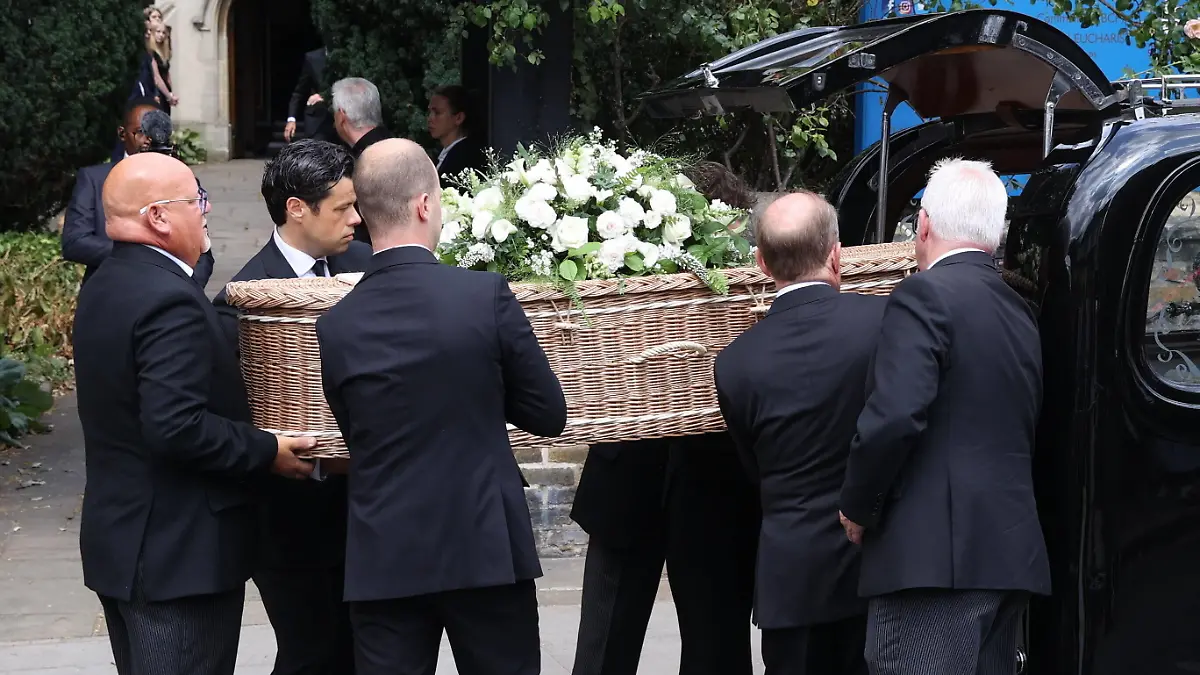. 20/07/2022. London, United Kingdom. Family arriving for the Deborah James funeral in London. PUBLICATIONxINxGERxSUIxAUTxHUNxONLY xStephenxLockx/xi-Imagesx IIM-23630-0026