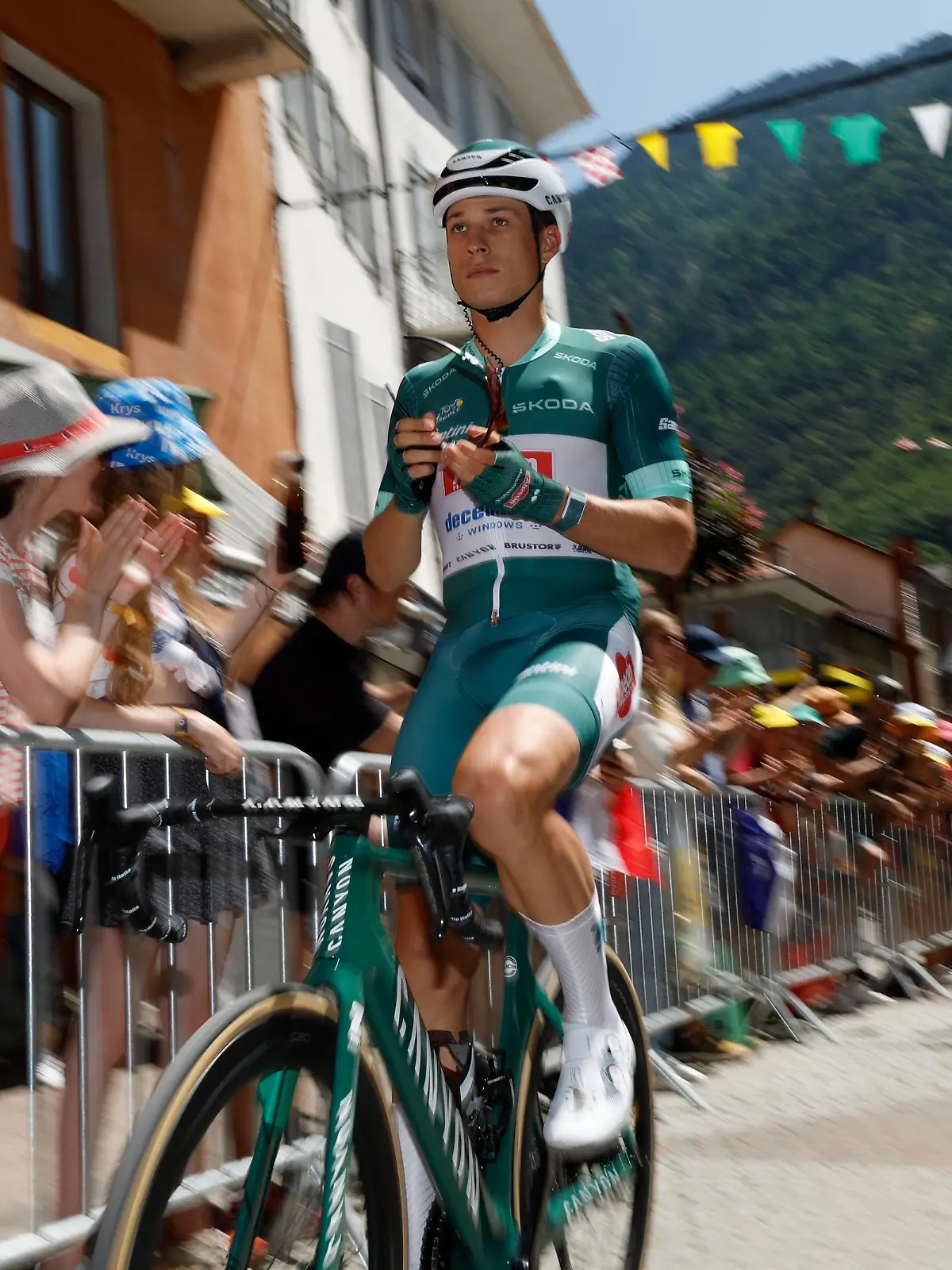 ROT // Jasper Philipsen (Belgien / Team Alpecin Deceuninck) - Tour de France 2023 - 18. Etappe Moutiers - Bourg-en-Bresse - TourDeFrance - TdF -