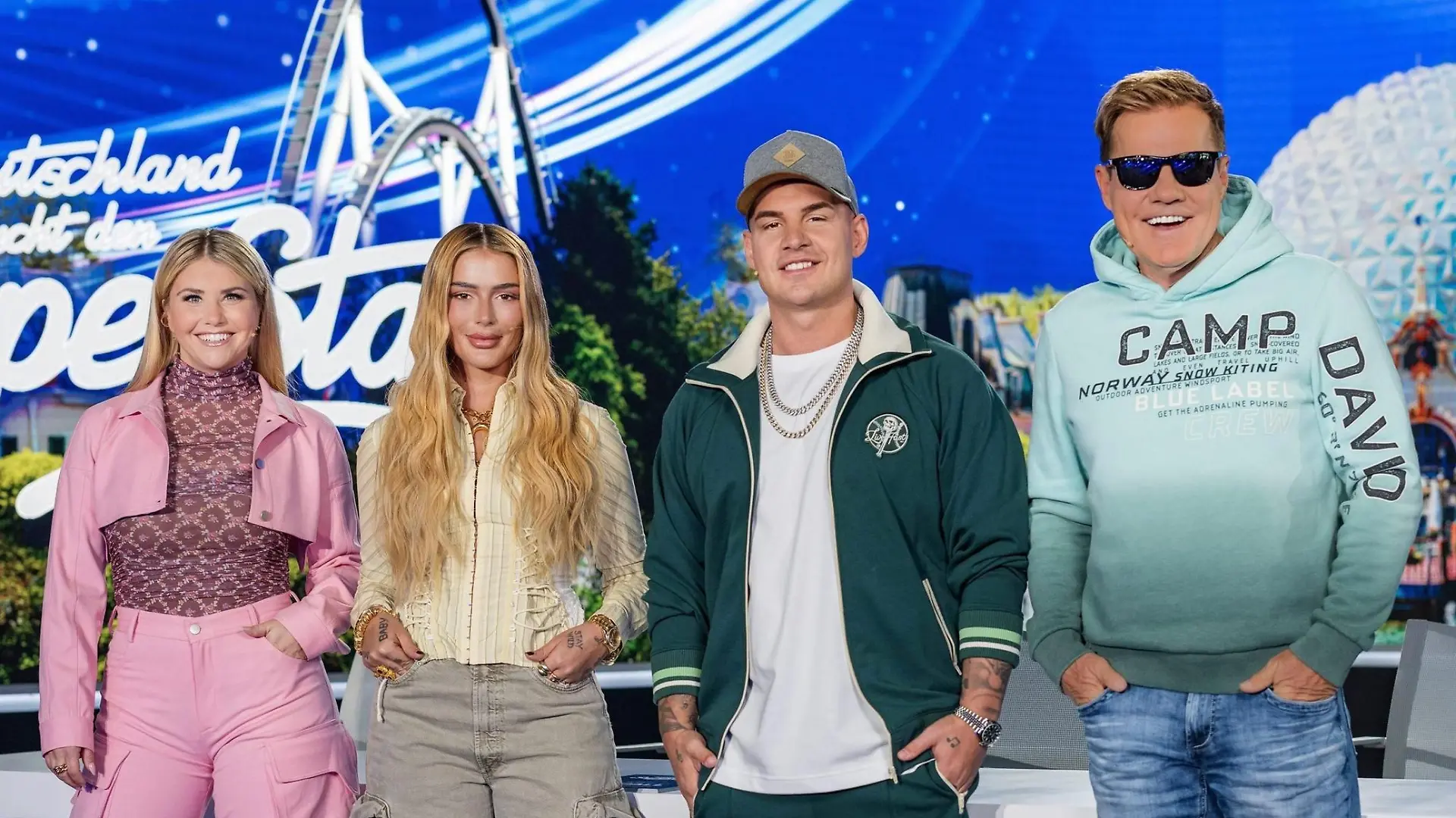 Rust, 25.04.2024: Erster Arbeitstag der Jruy für die 21. Staffel von "Deuschland sucht den Superstar" im Europapark in Rust. (v.l.) Schlagersängerin Beatrice Egli, Rapperin Loredana, Sänger Pietro Lombardi und DSDS-Chefjuror Dieter Bohlen. Ab heute können Kandidaten ab 16 Jahren vor die Jury treten. Ausgestrahlt werden die insgesamt 15 neuen Folgen inklusive einem Live-Finale ab Herbst 2024 bei RTL und auf RTL+
+++ Die Verwendung des sendungsbezogenen Materials ist nur mit dem Hinweis und Verlinkung auf RTL+ gestattet. +++