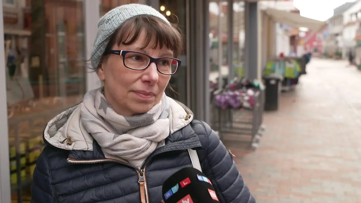 Alle bangen um Arian. Auch diese Anwohnerin: „Ich hoffe sehr, dass der Junge gefunden wird, schnellstmöglich gefunden wird."