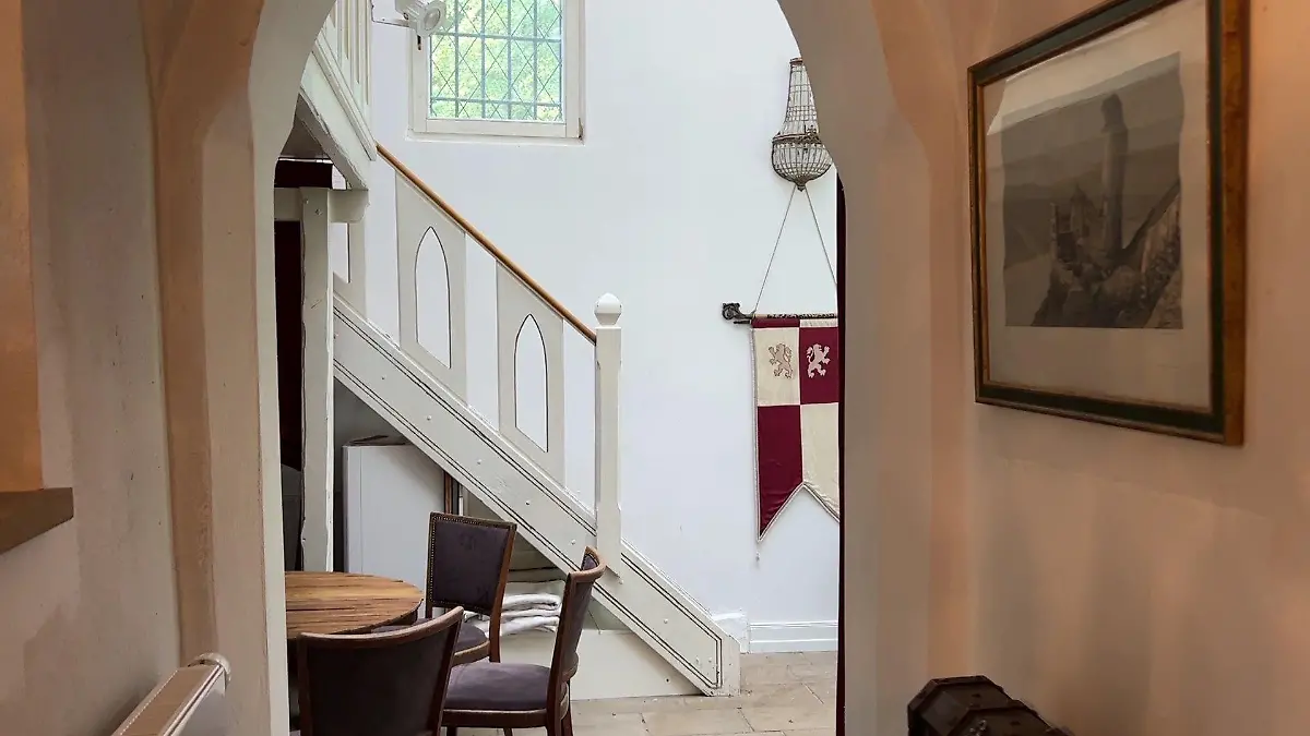 Der Blick aus dem Flur in den "Rittersaal" des Alsterschlösschen.