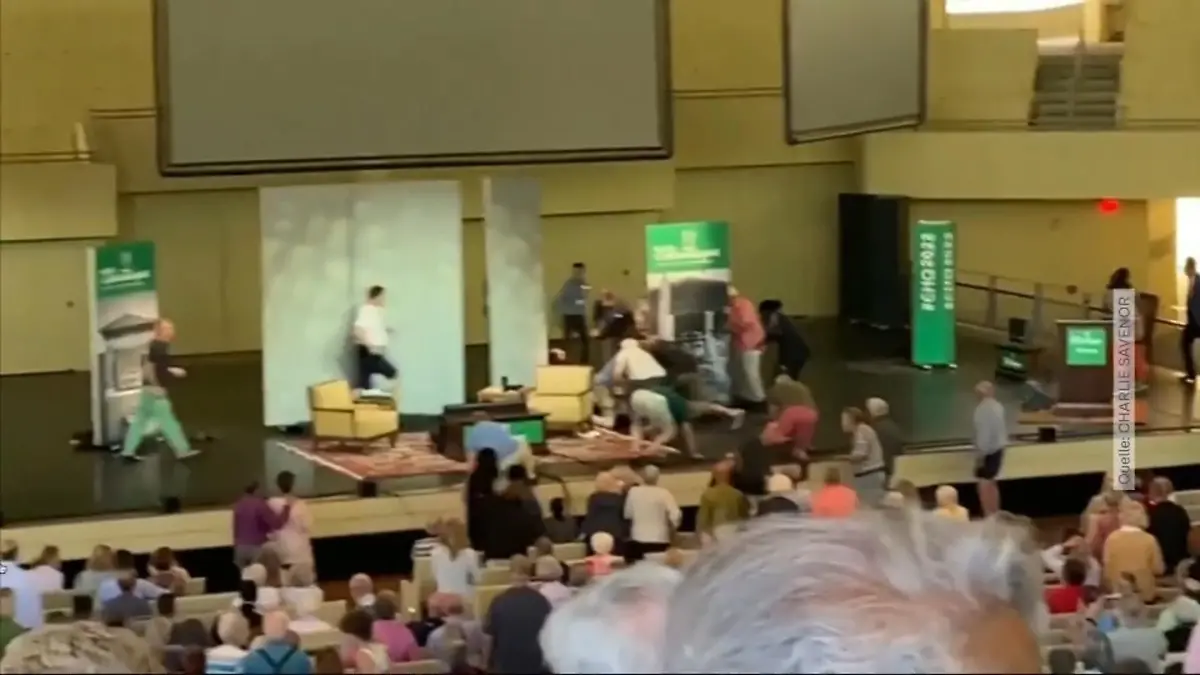 "Satanische Verse"-Autor Salman Rushdie in Hals gestochen