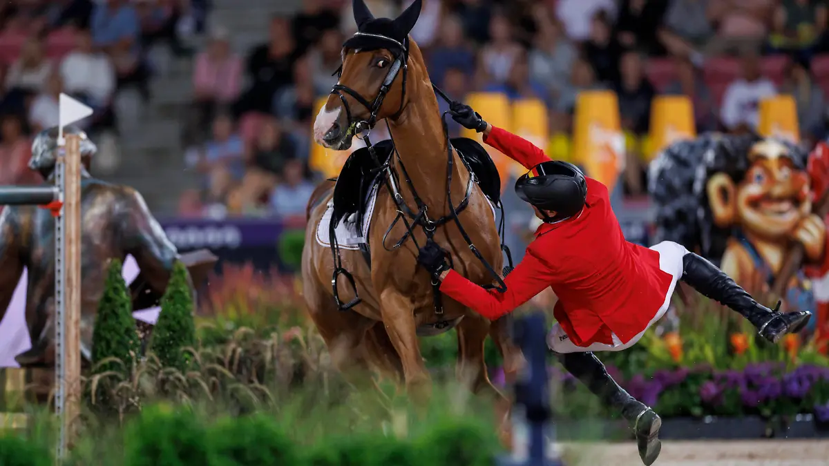 Sport Bilder des Tages HERNING - ECCO FEI World Championships 2022, HERNING - ECCO FEI World Championships 2022 THIEME Andre GER, DSP Chakaria FEI World Jumping Championship - Individual - Second Competition - Round 2 Agria FEI World Jumping Championship presented by Helgstrand Herning, MCH Messecenter 12. August 2022 - *** HERNING ECCO FEI World Championships 2022, HERNING ECCO FEI World Championships 2022 THIEME Andre GER , DSP Chakaria FEI World Jumping Championship Individual Second Competition Round 2 Agria FEI World Jumping Championship presented by Helgstrand Herning, MCH Messecenter 12 August 2022