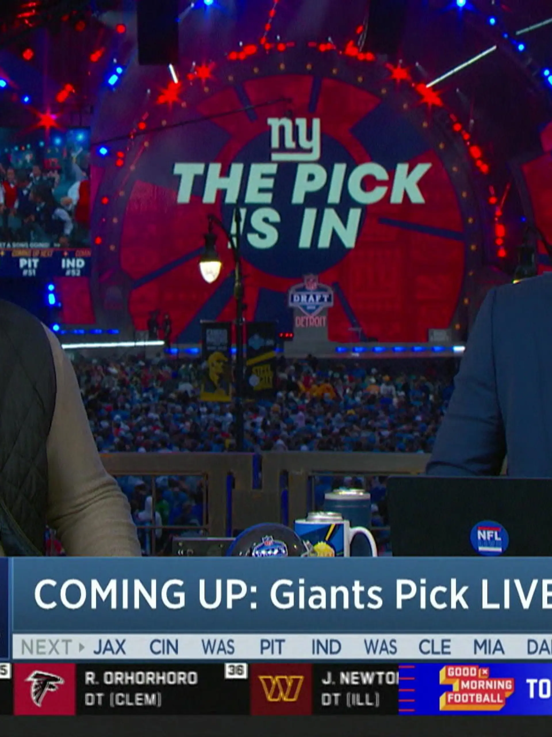 Da hat Markus Kuhn mal seine Kontakte spielen lassen! Der ehemalige Spieler der New York Giants und heutiger Experte sagt den Pick von Tyler Nubin voraus. Der Defensive Back verstärkt das ehemalige Team von Kühn zur kommenden Saison.