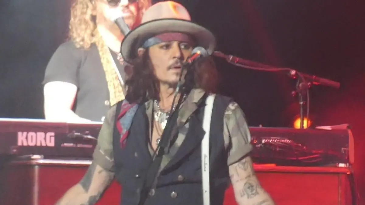 BGUK_2682724 - London, UNITED KINGDOM - Hollywood star Johnny Depp performs with Hollywood Vampires at London o2 Arena.
Pictured: Johnny Depp
BACKGRID UK 9 JULY 2023 
BYLINE MUST READ: UNBOXPHD / BACKGRID


