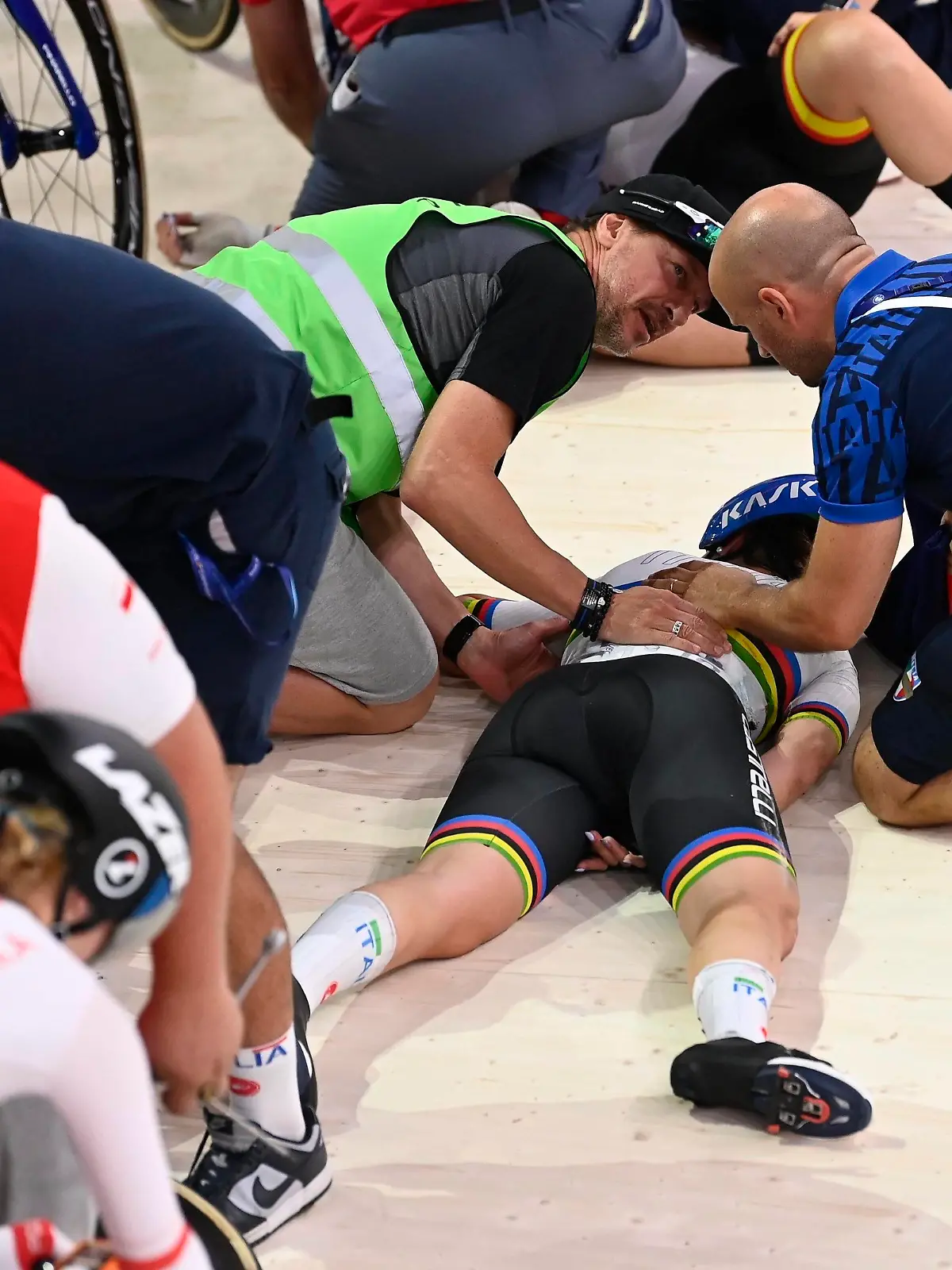 Munich, Germany - August 13 : crash of Paternoster Letizia ITA during the 2022 European Championships Cycling Track as part of the European Championships Munich 2022 on August 13, 2022 in Munich, Germany, 13/08/2022  European Championship, EM, Europameisterschaft Cycling Track Munich 2022 PhotoNews/Panoramic PUBLICATIONxINxGERxSUIxAUTxHUNxONLY 