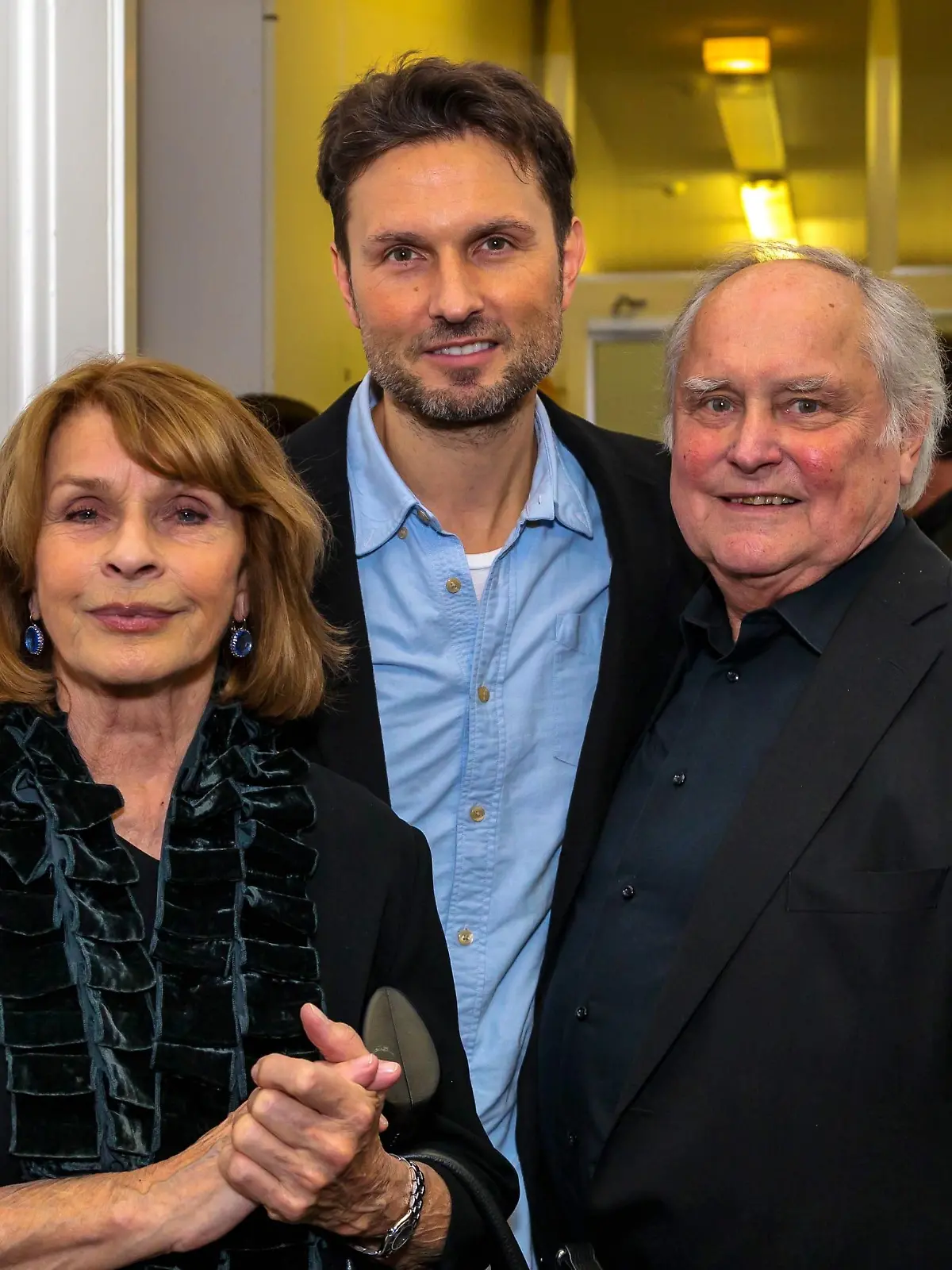 Senta BERGER, Simon VERHOEVEN, Michael VERHOEVEN, Uraufführung von " Willkommen bei den Hartmanns ", Akademietheater , Wien / 221117