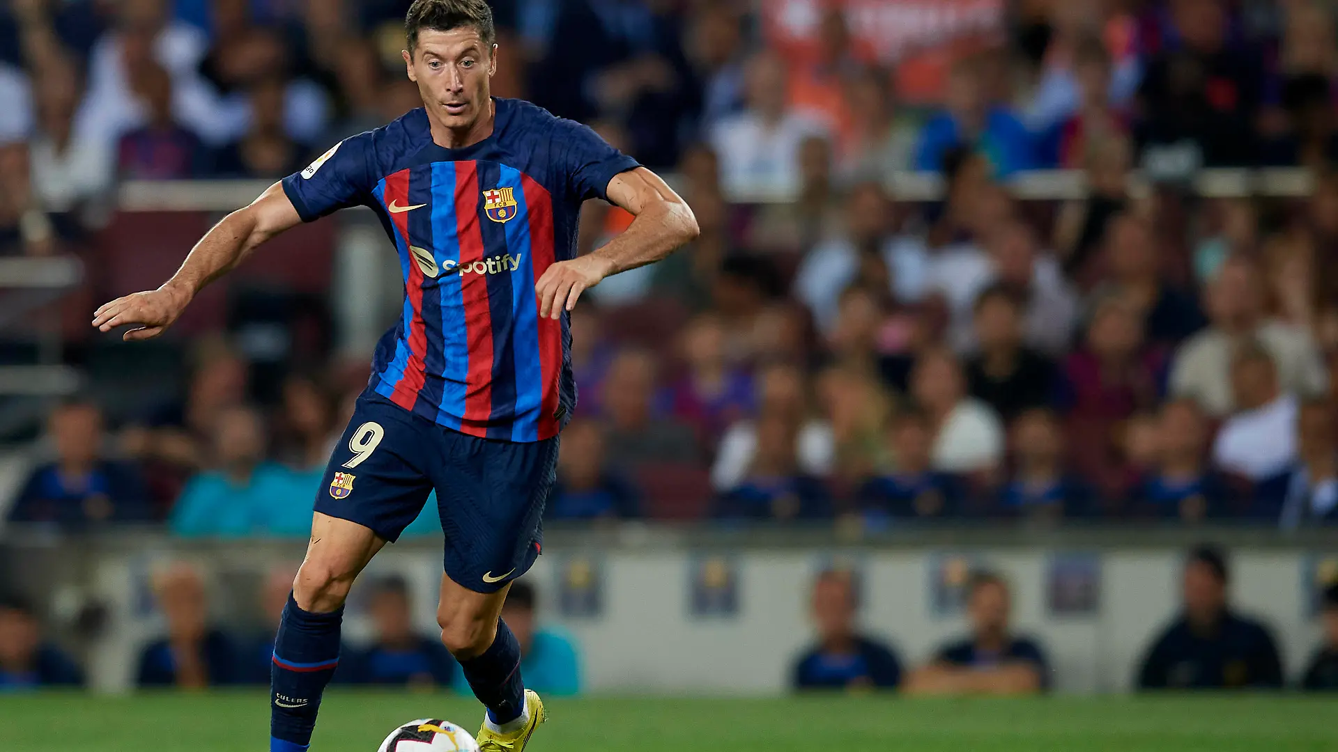FC Barcelona, Barca v Rayo Vallecano - LaLiga Santander Robert Lewandowski of Barcelona in action during the La Liga Santander match between FC Barcelona and Rayo Vallecano at Spotify Camp Nou on August 13, 2022 in Barcelona, Spain. Barcelona Spain PUBLICATIONxNOTxINxFRA Copyright: xJosexBretonx originalFilename:breton-fcbarcel220813_np3m2.jpg