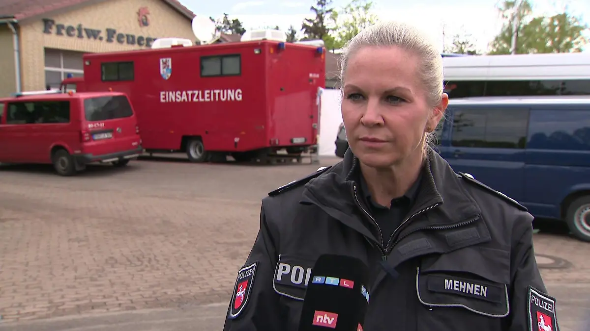 Polizeisprecherin Sara Mehnen gibt Auskunft zur Suche des vermissten Arian