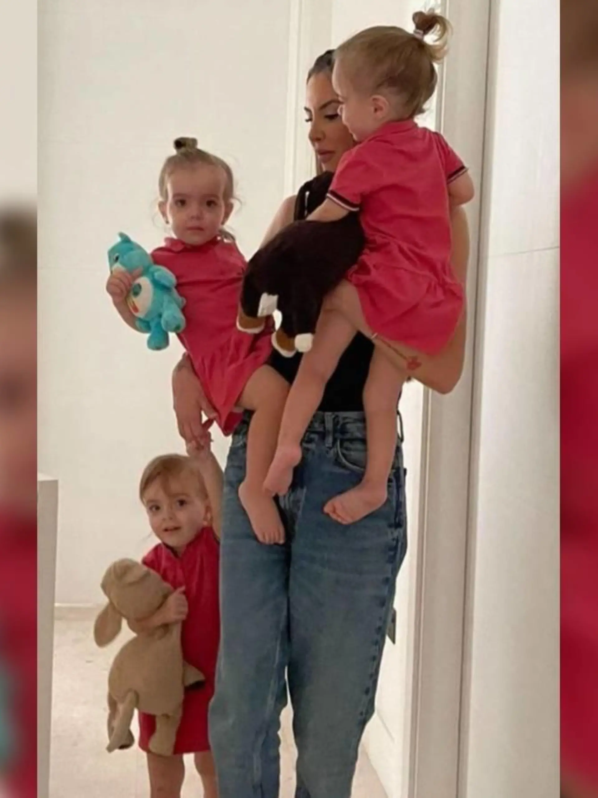 Anna-Maria Ferchichi hat mit ihren Drillingsmädels Leonora, Naima und Amaya alle Hände voll zu tun.