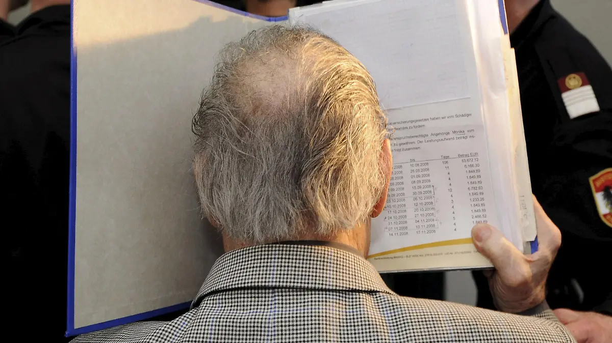 Defendant Josef Fritzl, leaves the courtroom following the first day of his trial for incest on 16 March 2009, at the provincial courthouse in St. Poelten, Austria. The 73-year-old is accused of having kept his daughter Elizabeth locked in the cellar of his house in Amstetten for 24 years, where he is said to have raped her several thousand times. The daughter gave birth to seven children in the windowless cellar, six of whom survived. The prosecution has also broadened the case to include murder through the withholding of aid, with regard to the baby that died in the cellar without being granted medical assistance. COURT IMPOSED RESTRICTIONS APPLY: These photographs are being licensed free of charge for editorial use by media representatives covering the ongoing criminal trial. All other uses, including resale of the photographs, are strictly prohibited. The user takes sole responsibility for protecting the image and identity rights of those pictured, by pixellation or other means. EPA/HELMUT FOHRINGER / POOL RESTRICTIONS APPLY, NO SALES, AUSTRIA OUT, EDITORIAL USE ONLY +++(c) dpa - Bildfunk+++