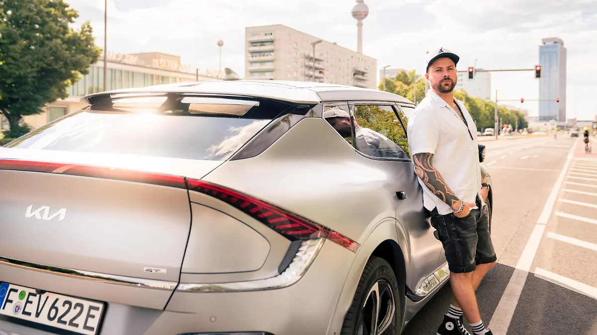Jascheroff spart mit seinem neuen Elektroauto rund 200-250 Euro im Monat.
