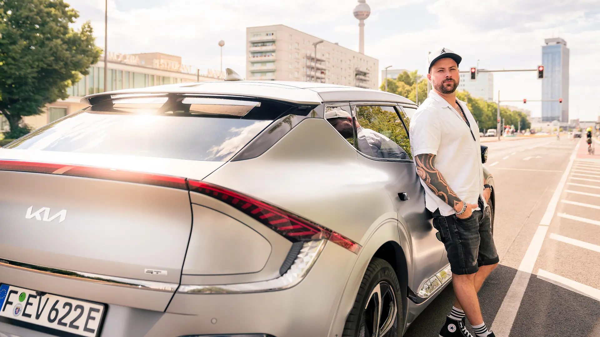 Jascheroff spart mit seinem neuen Elektroauto rund 200-250 Euro im Monat.