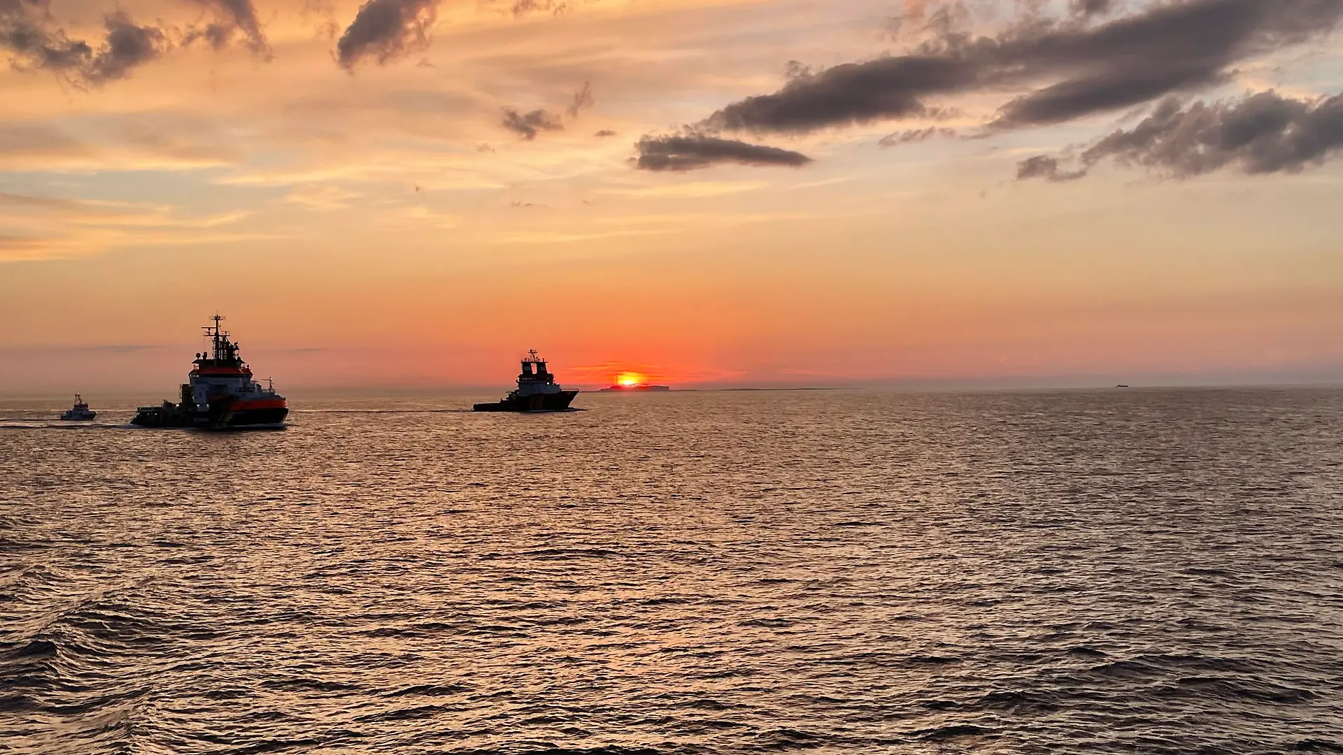 29. April 2024: Grossangelegte Suche nach einem vermissten Schlauchbootfahrer, koordiniert von der Deutschen Gesellschaft zur Rettung Schiffbruechiger (DGzRS)