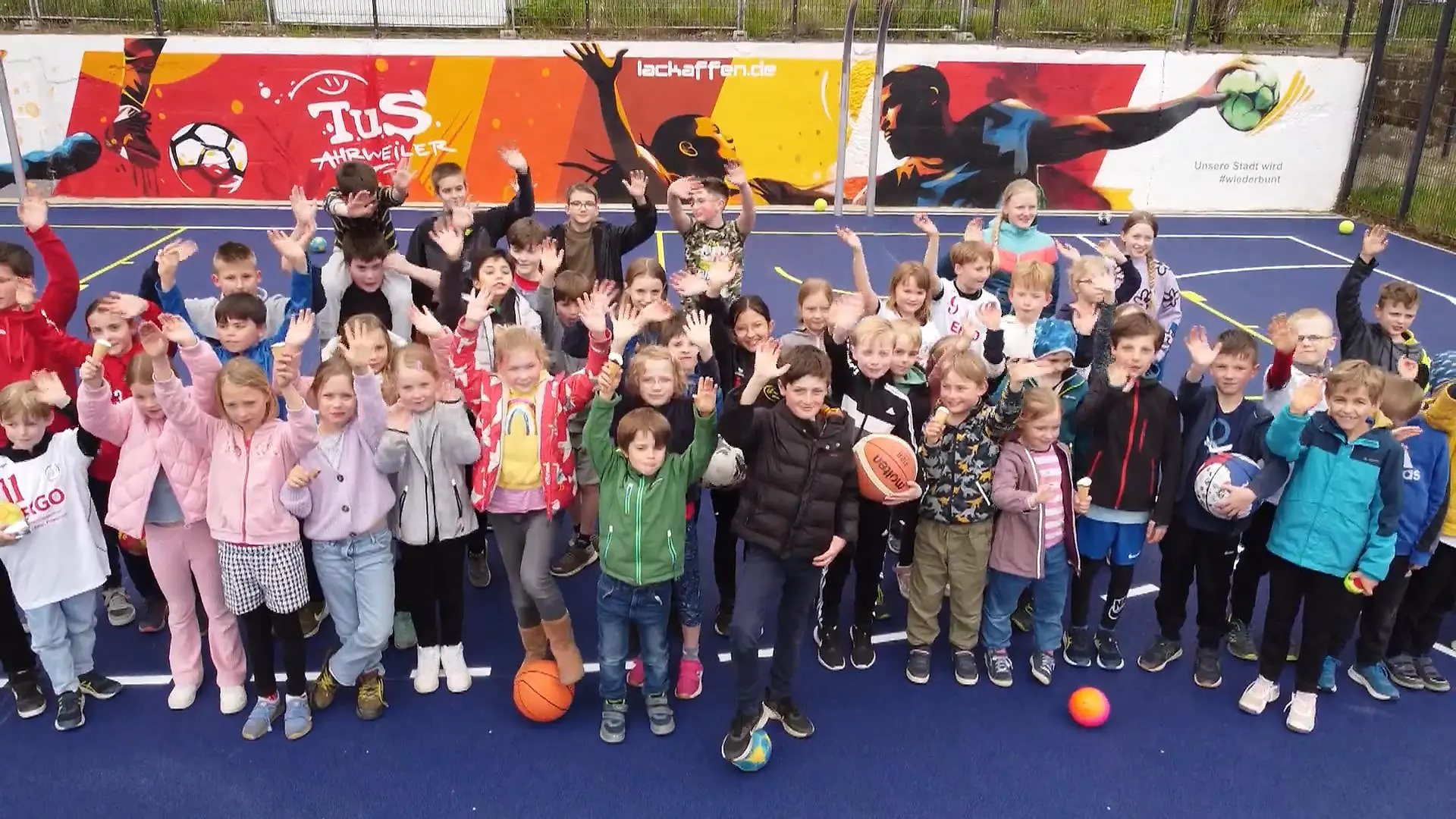 Nach der Ahr-Flut: Spielfeld eröffnet Dank Ihrer Spenden