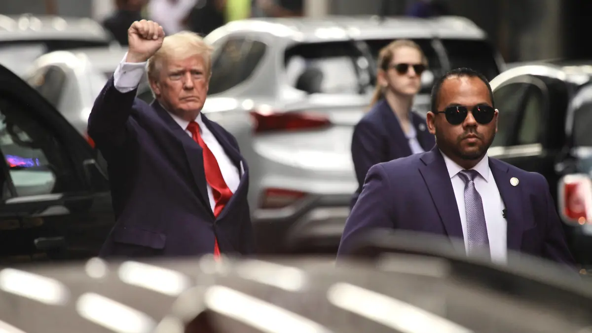News Bilder des Tages Former President of the United States of America Donald Trump leaves Trump Tower in New York. His residence at Mar-a-Lago was raided by the FBI in the state of Florida. Where: New York, United States When: 10 Aug 2022 Credit: Niyi Fote/TheNews2/Cover Images PUBLICATIONxNOTxINxUKxFRA Copyright: xNiyixFotex 51864800