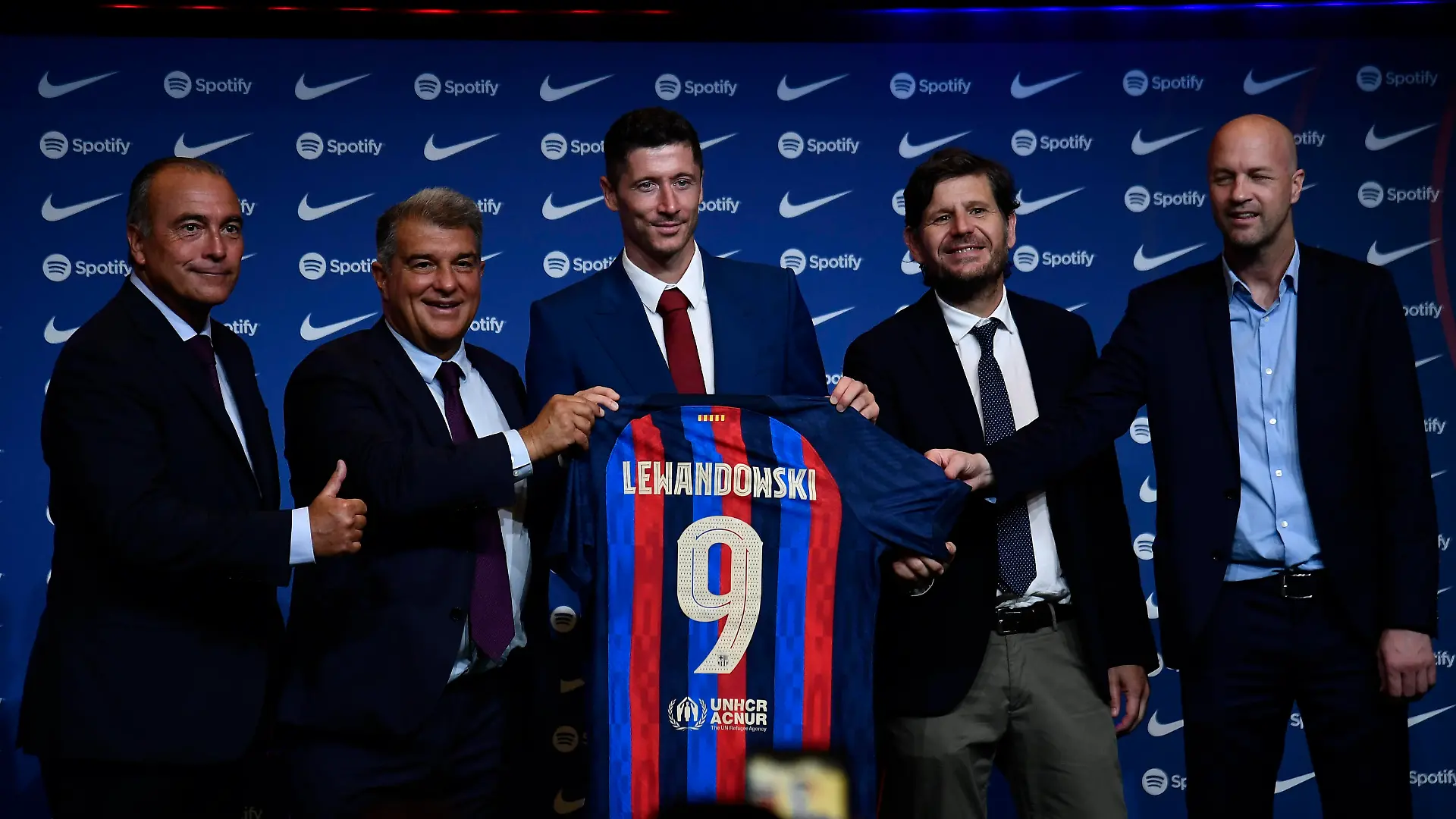Sport Themen der Woche KW31 FC Barcelona, Barca Unveil New Signing Robert Lewandowski Robert Lewandowski during the press conference, PK, Pressekonferenz of presentation of Robert Lewandowski as a new player of FC Barcelona, at Camp Nou on August 5, 2022 in Barcelona, Spain. Barcelona Spain PUBLICATIONxNOTxINxFRA Copyright: xJosexBretonx originalFilename:breton-fcbarcel220805_npPN8.jpg