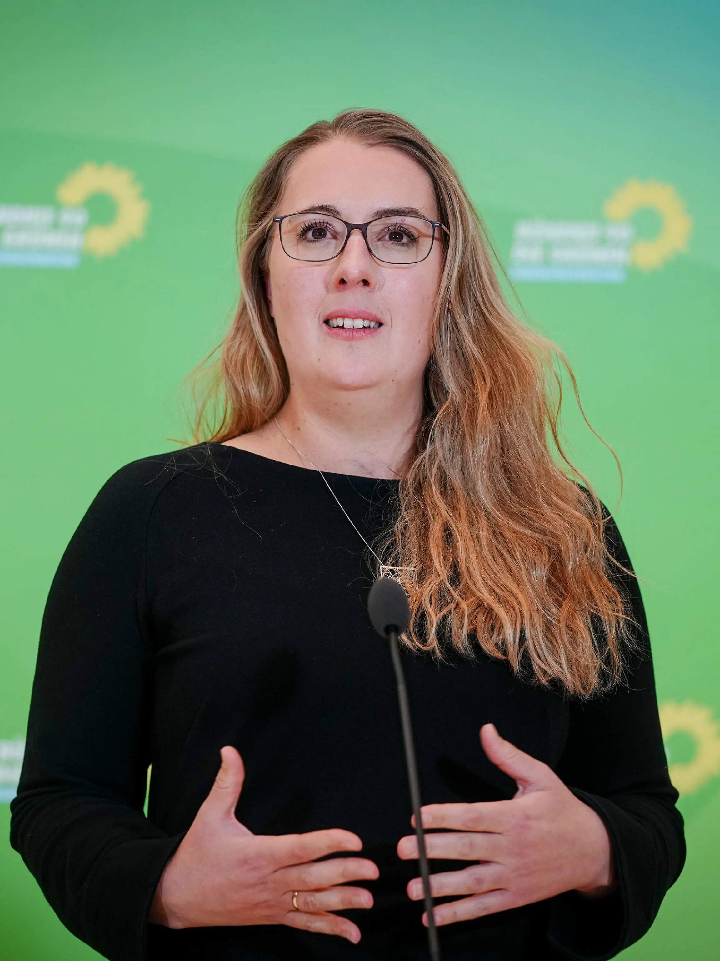 07.12.2021, Berlin: Katharina Dröge (Bündnis 90/Die Grünen), neugewählte Fraktionsvorsitzende, gibt im Bundestag eine Pressekonferenz. Foto: Kay Nietfeld/dpa +++ dpa-Bildfunk +++