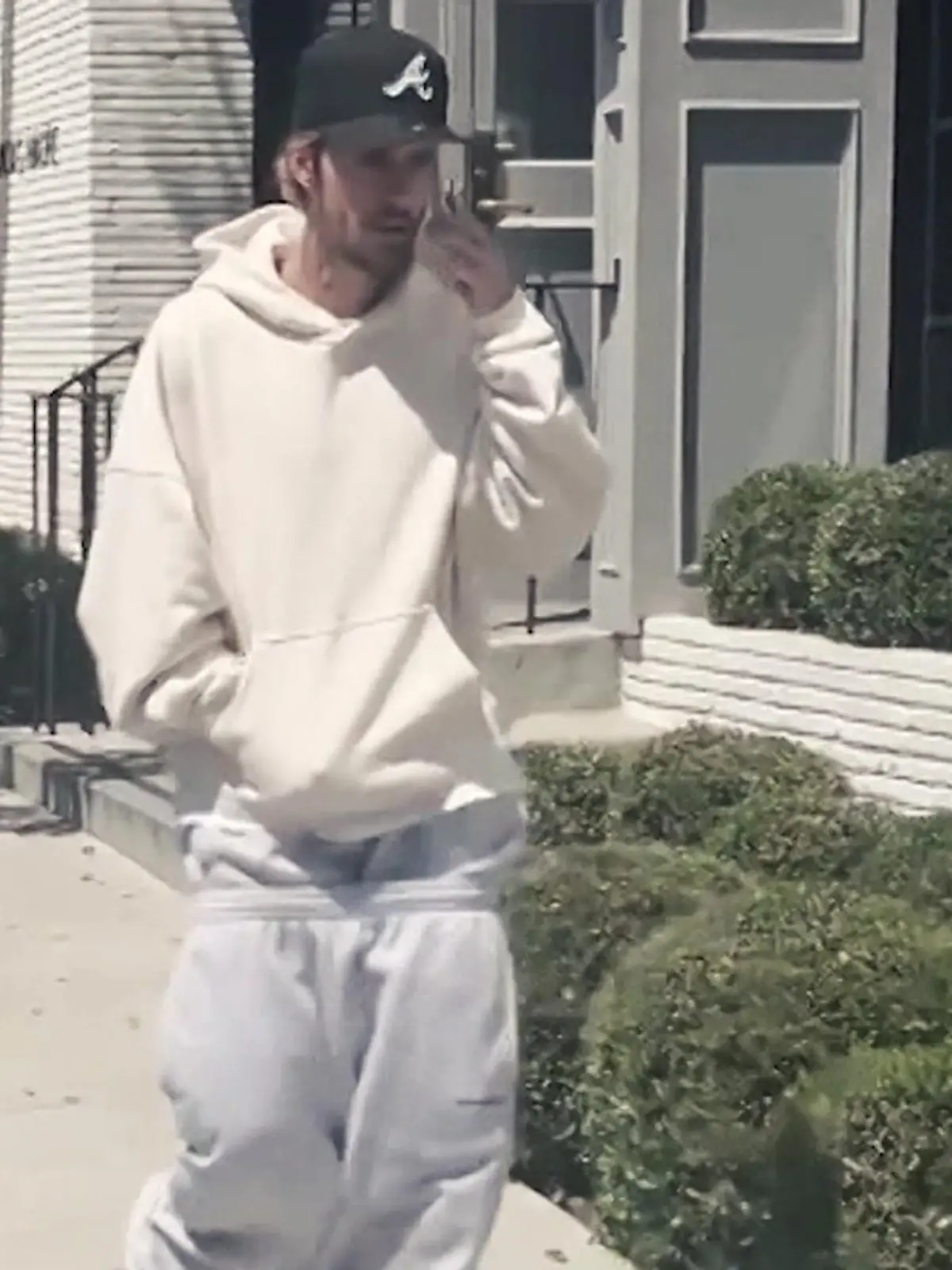 Bild zu: "Justin Bieber trägt gleich ZWEI Jogginghosen auf einmal..."