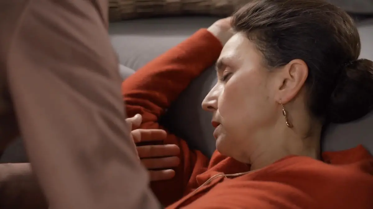 Simone ist in Kilians Wohnung zusammengebrochen AWZ-Folge vom 02.05.24