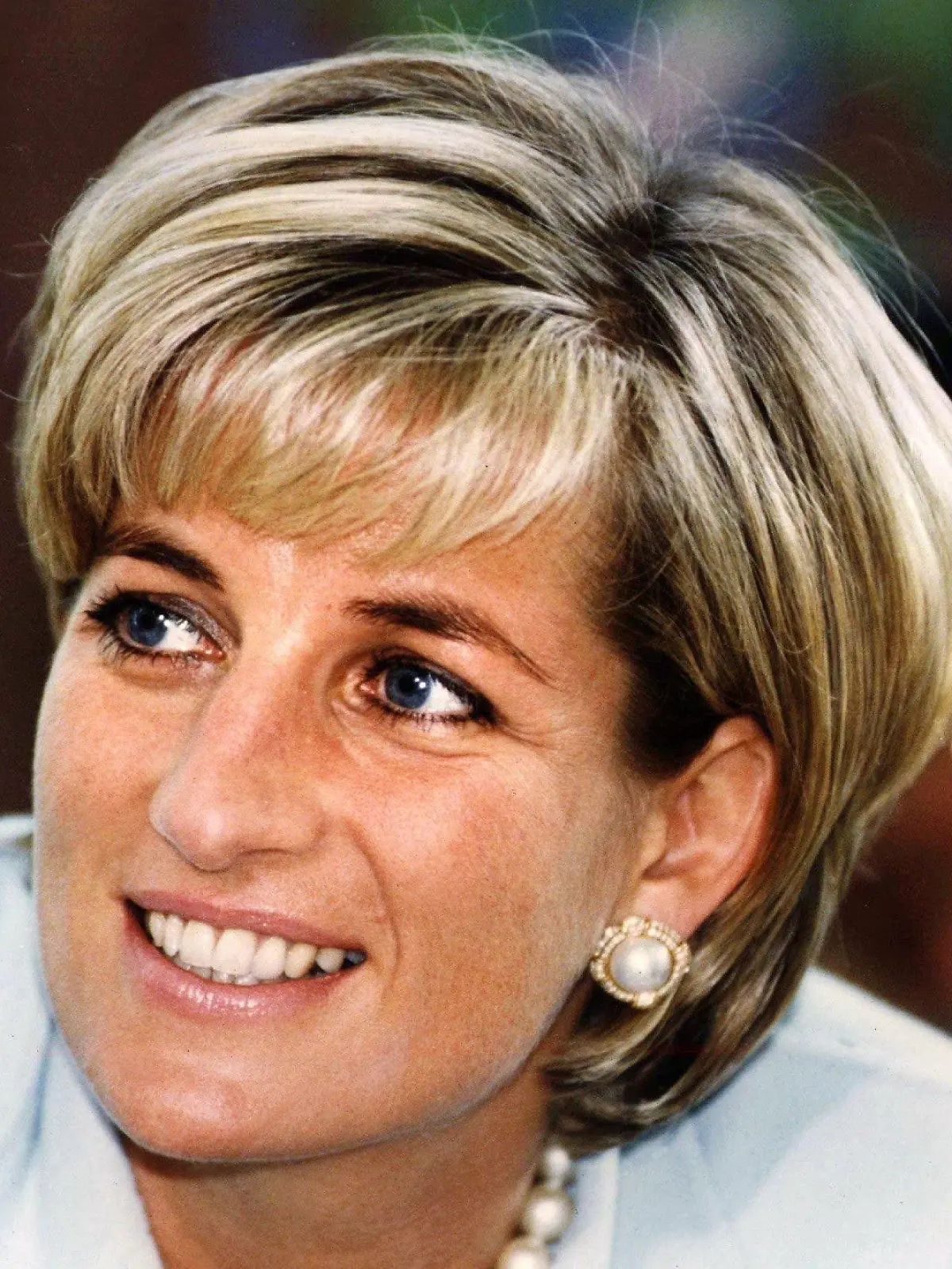 ARCHIV - Prinzessin Diana blickt am 27.05.1997 in London (Großbritannien) lächelt zur Seite. Am 31.08.2017 jährt sich zum zwanzigsten Mal der Todestag von Prinzessin Diana, die bei einem Autounfall in Paris ums Leben kam. (zu dpa «Prinzessin Diana starb vor 20 Jahren - «Königin der Herzen»» vom 16.08.2017) Foto: epa Pa John Stillwell/PA/dpa +++(c) dpa - Bildfunk+++