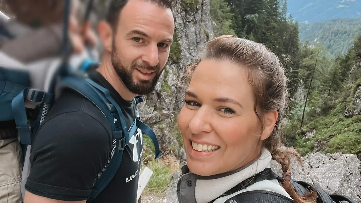 Sabrina und Dennis lieben ihre gemeinsamen Urlaube.