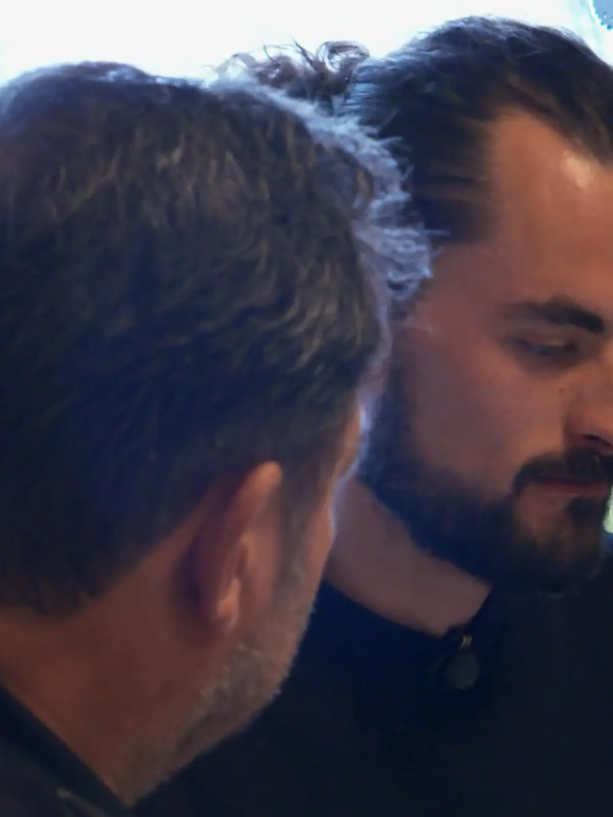 Bild zu: "Kommunikation ist bei ASS ein echter Kraftakt"