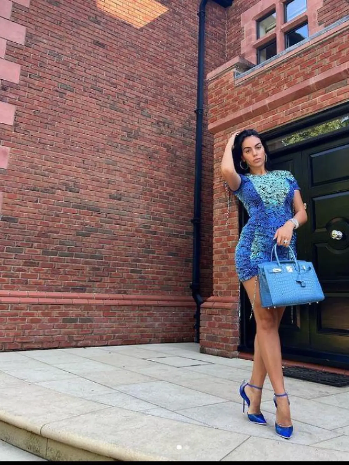 Georgina Rodriguez trägt ein verdammt teures Outfit.