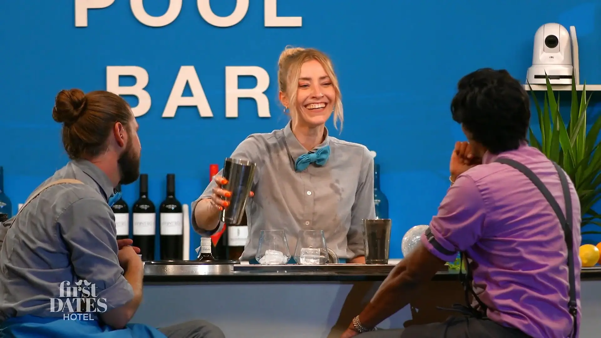 Die Barkeeper*innen haben Spaß an der Bar Spaß an der Bar