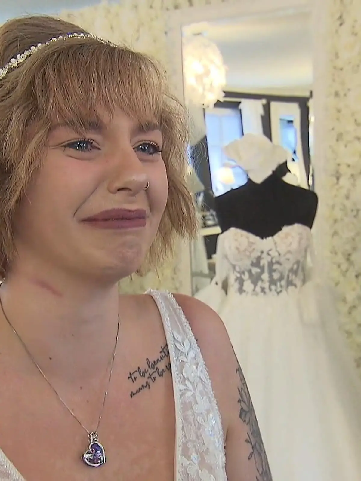 Bild zu: "Mama und Braut werden emotional"