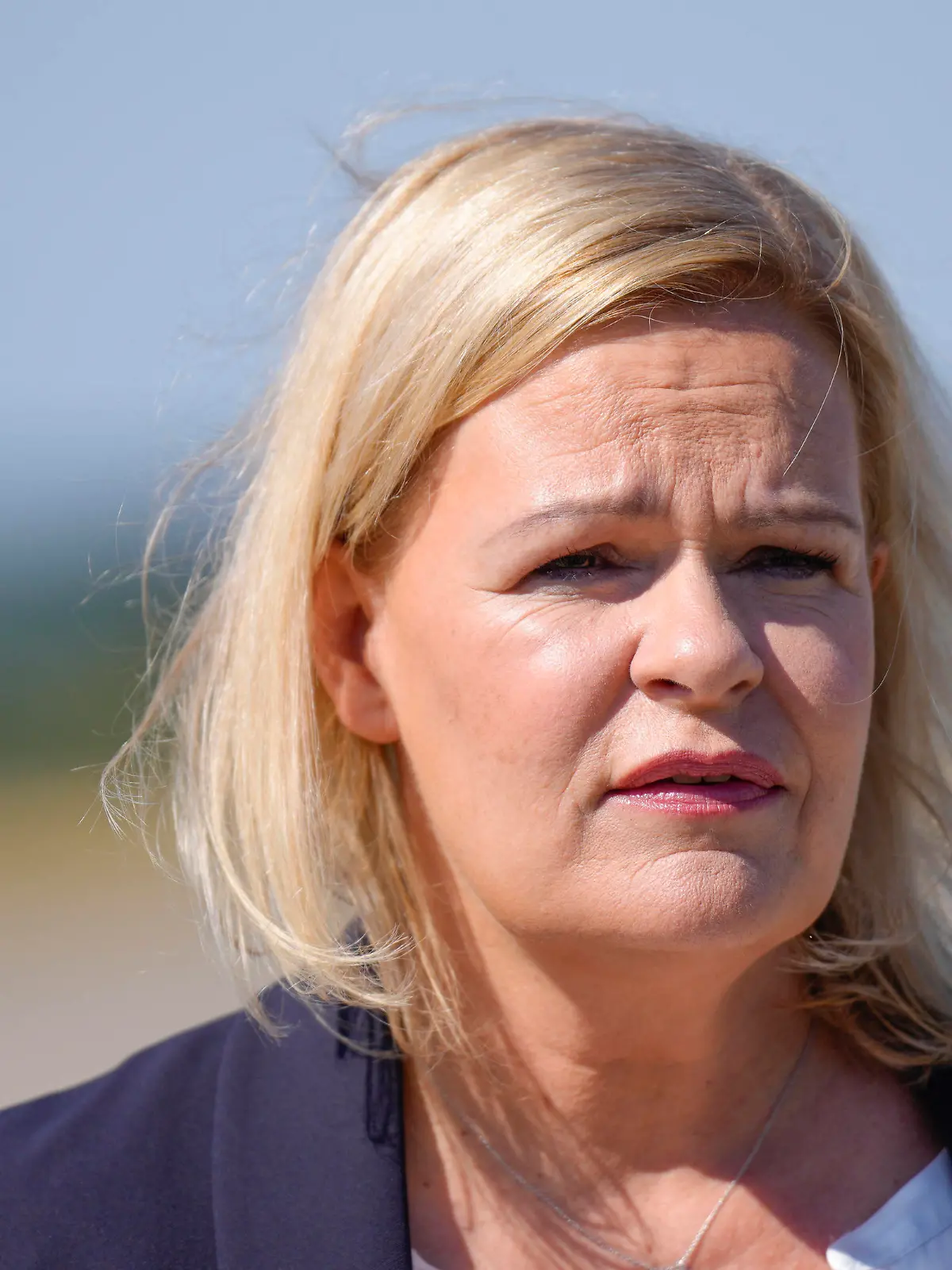 Bundesinnenministerin Faeser besicht die Bundespolizei und GSG 9 Aktuell, 08.08.2022, St. Augustin, Innenministerin Nancy Faeser die deutsche Innenministerin bei ihrem Statement nach dem Besuch der GSG 9 und Bundespolizei-Fliegerstaffel Sankt Augustin Nordrhein-Westfalen Deutschland *** Federal Minister of the Interior Faeser visits the Federal Police and GSG 9 Current, 08 08 2022, St Augustin, Interior Minister Nancy Faeser the German Interior Minister during her statement after visiting the GSG 9 and Federal Police Flying Squadron Sankt Augustin North Rhine Westphalia Germany