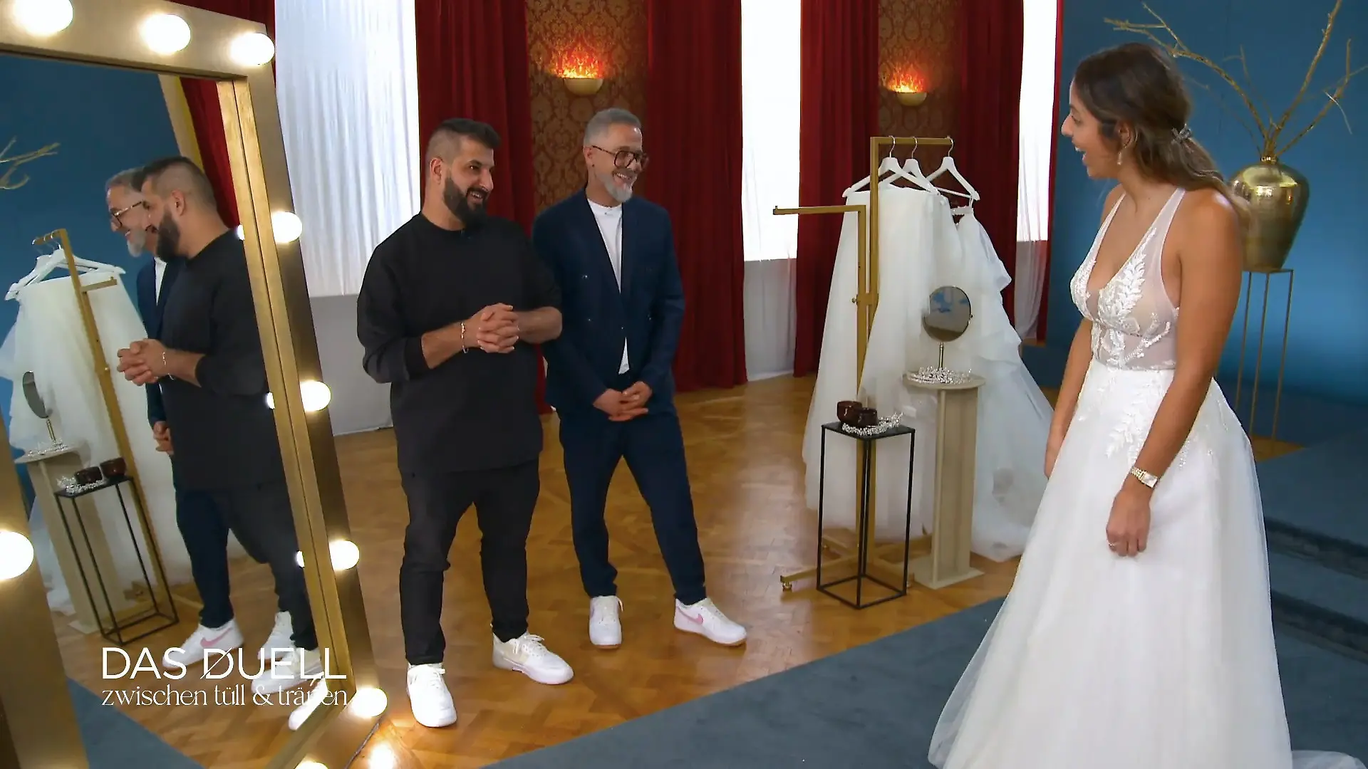 Taras Favoritenkleid mit weniger Glitzer Glamourös!