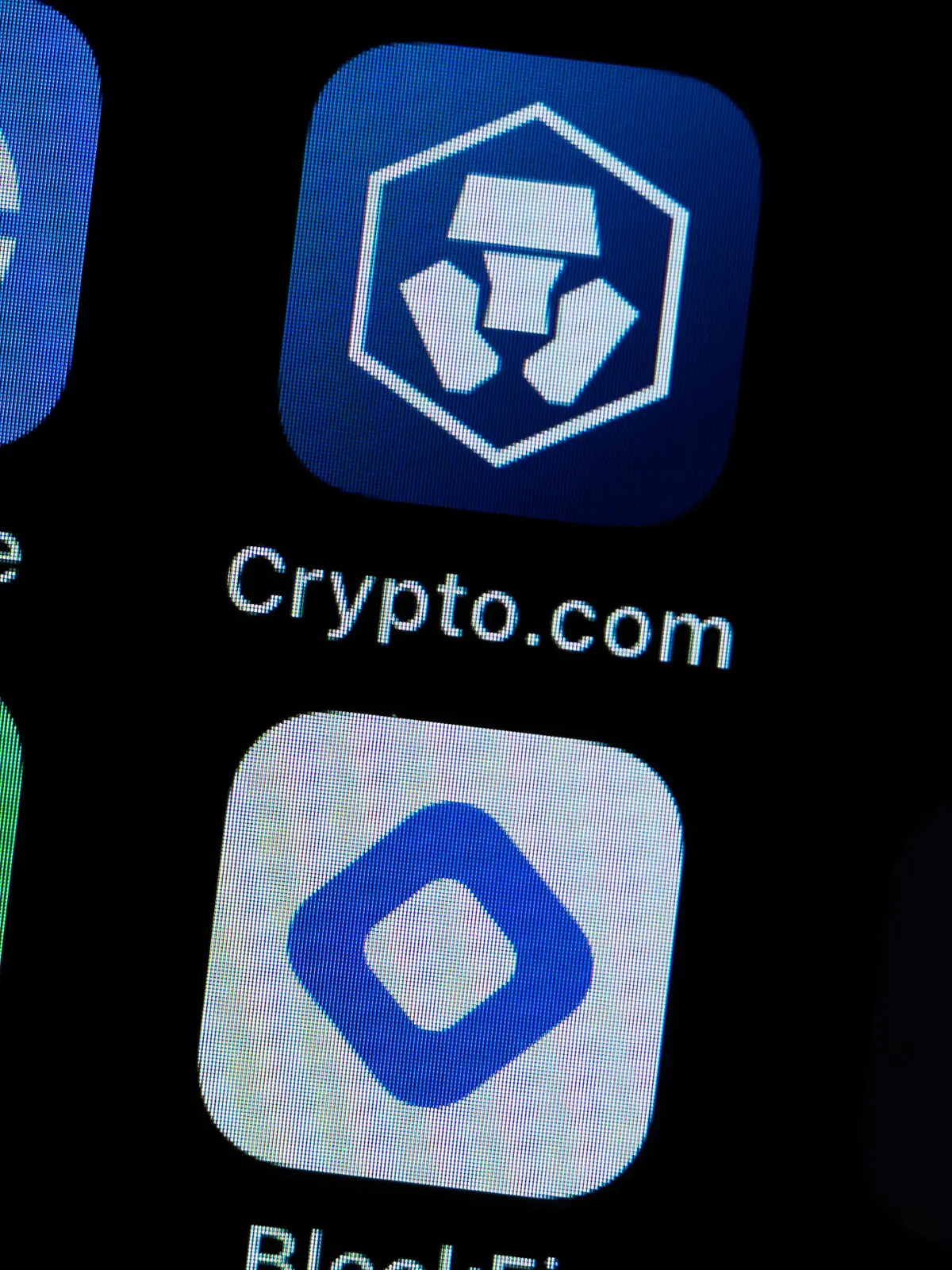  Die Applikation Apps der Kryptowährungs Börsen Coinbase, Crypto.com, Binance, bitpanda, BlockFi und Nuri sind auf dem Display eines iPhone SE zu sehen. Bei zahlreichen Kryptowährungs-Firmen werden Mitarbeiter entlassen. Rottweil Baden-Württemberg Deutschland *** The application apps of cryptocurrency exchanges Coinbase, Crypto com, Binance, bitpanda, BlockFi and Nuri are seen on the display of an iPhone SE At numerous cryptocurrency firms, employees are laid off Rottweil Baden Württemberg Germany 