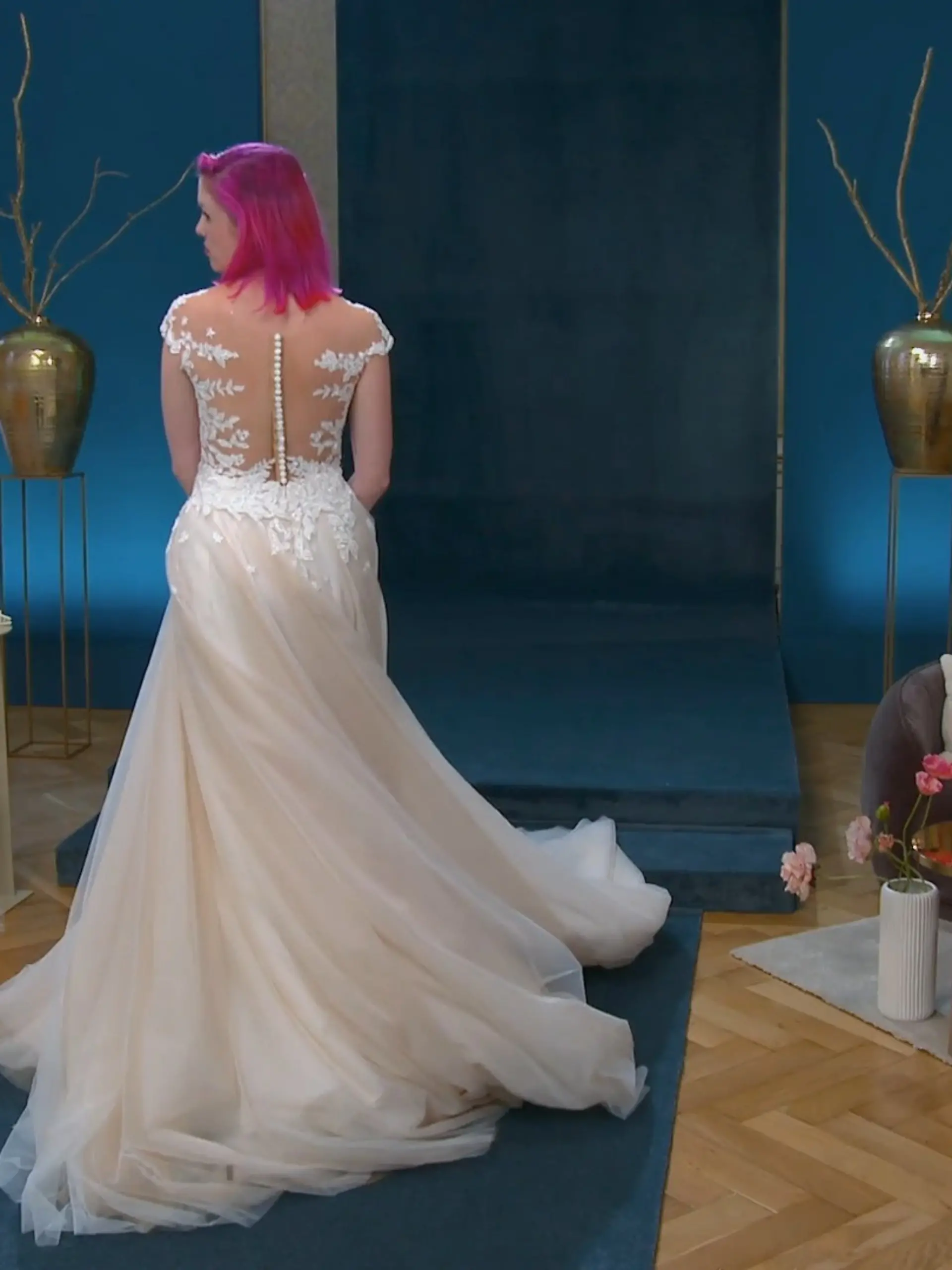 Bild zu: "Wird es doch das "Standard"-Kleid?"