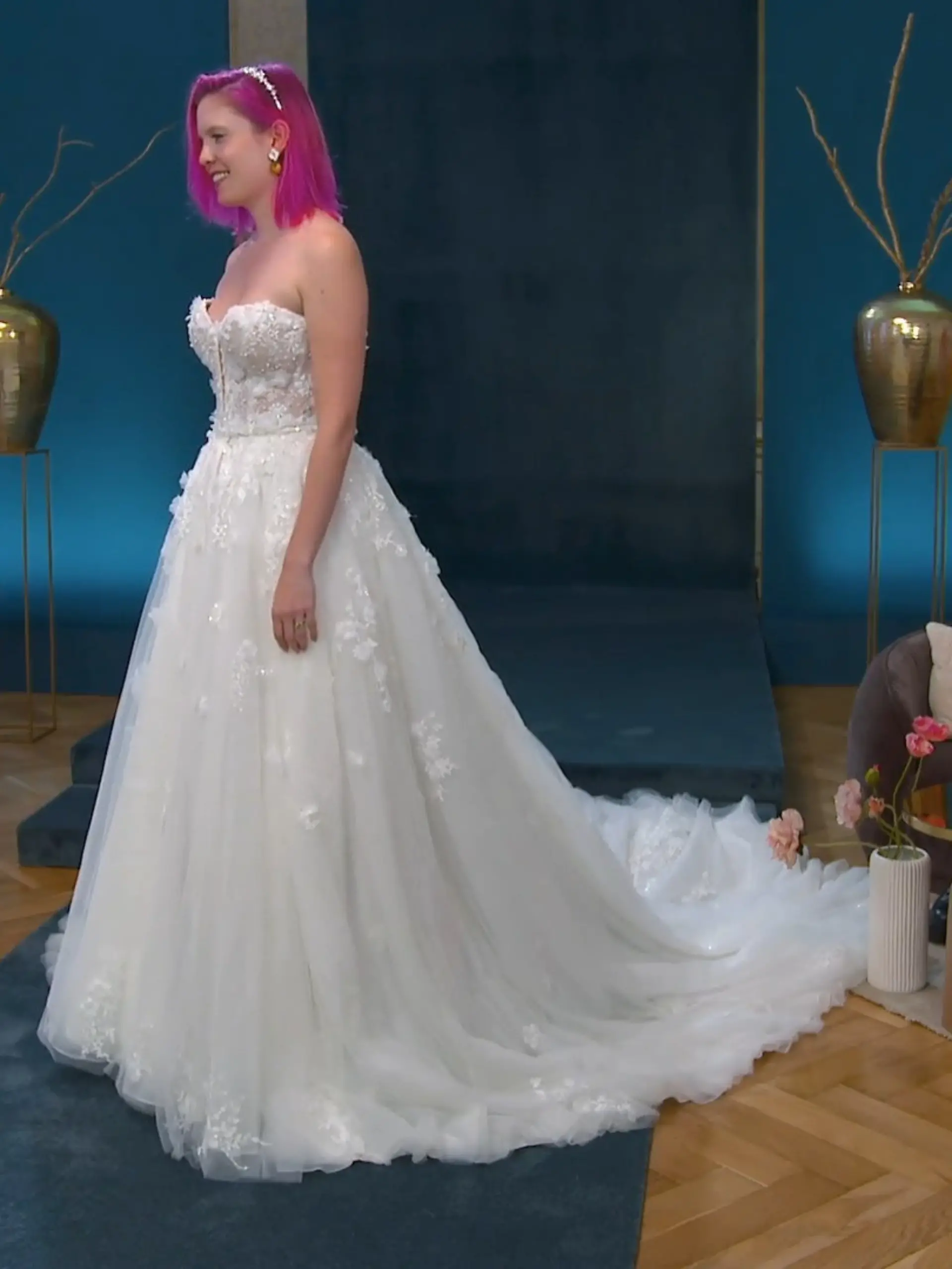 Bild zu: "„Dieses Kleid braucht eine andere Braut""