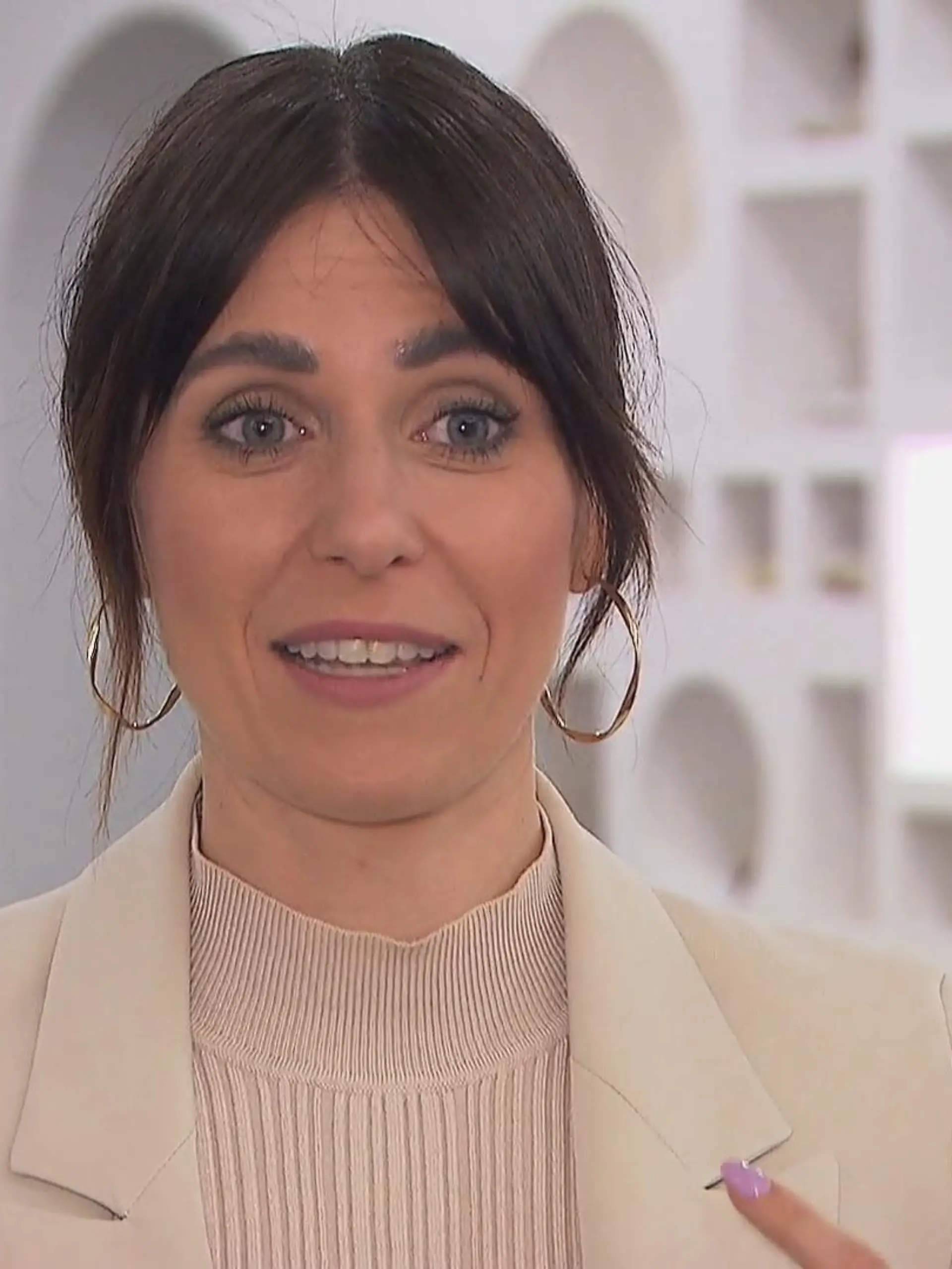 Bild zu: "Anka setzt alles auf ein Kleid"