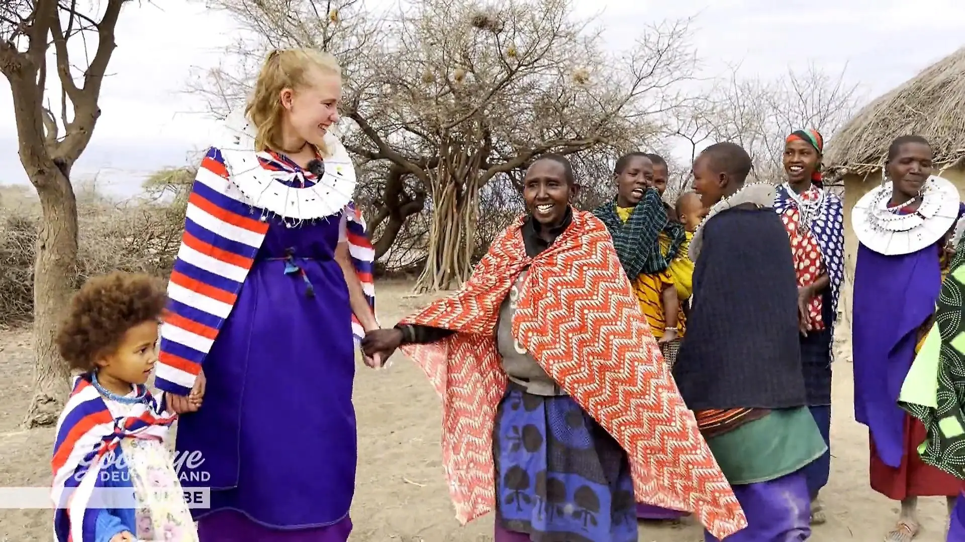 James und Sarah besuchen die Massai Neue Welt