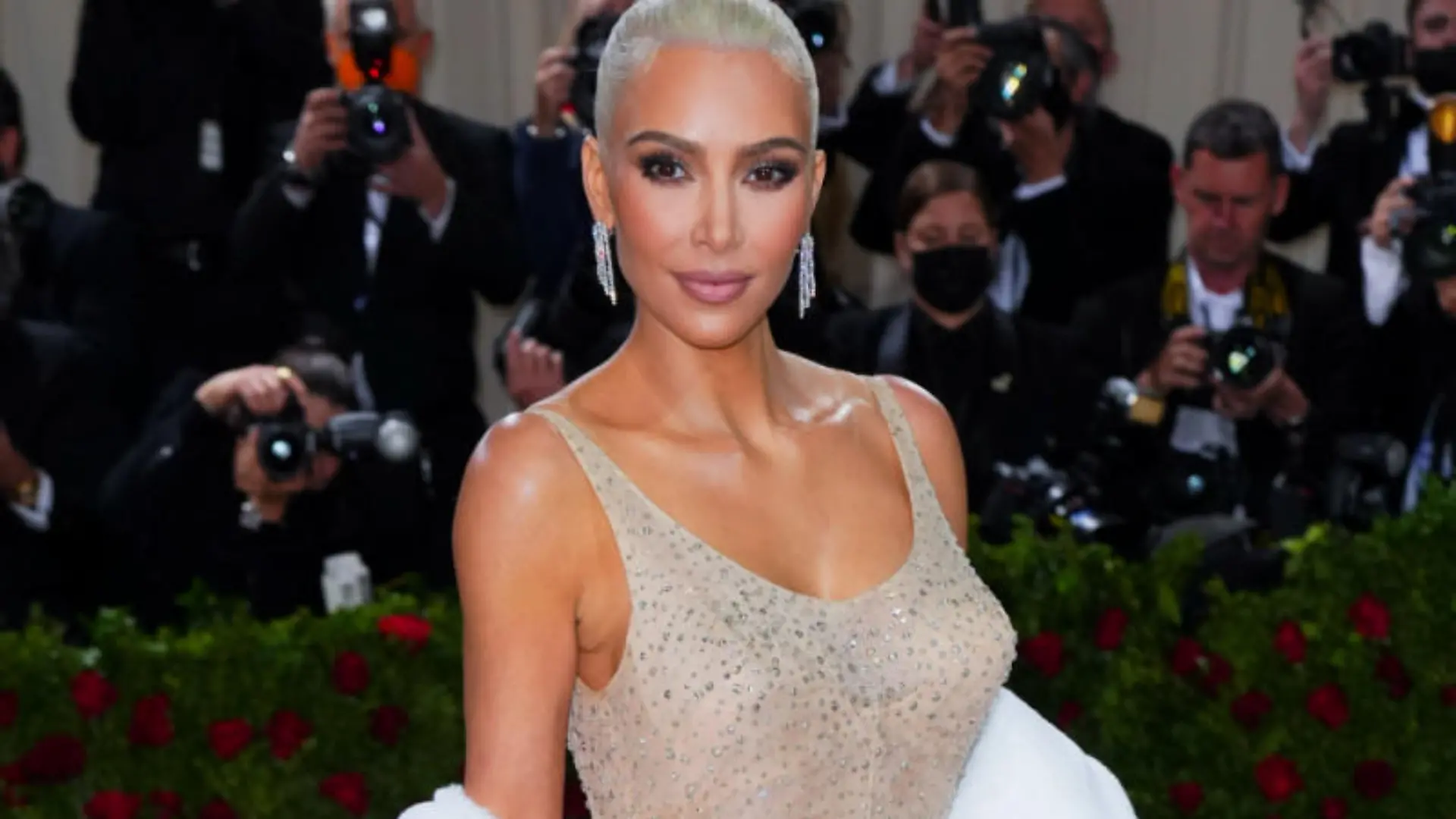 Kim Kardashian befürwortet Pete Davidsons Gang zum Therapeuten