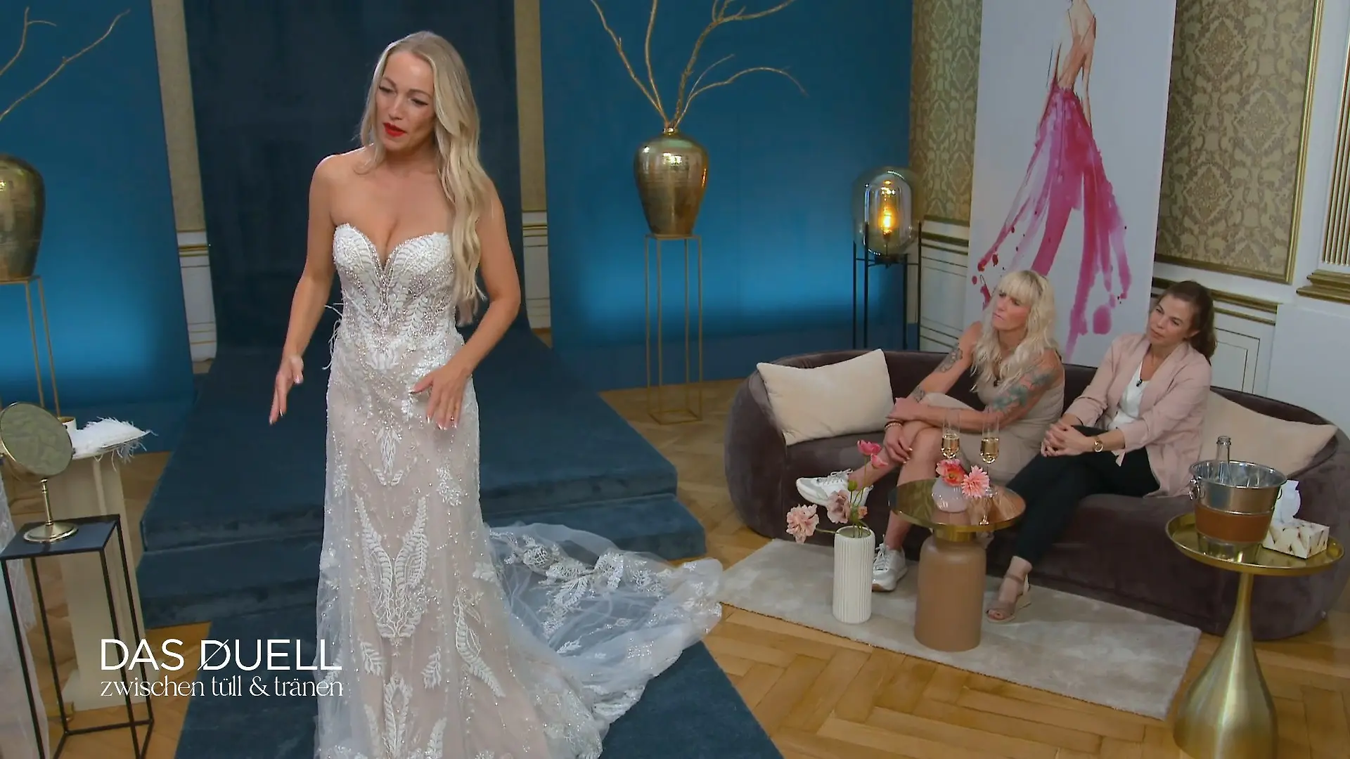 Welches Kleid wird Fan Xia nun wählen? "Wie Omas Tischdecke!"