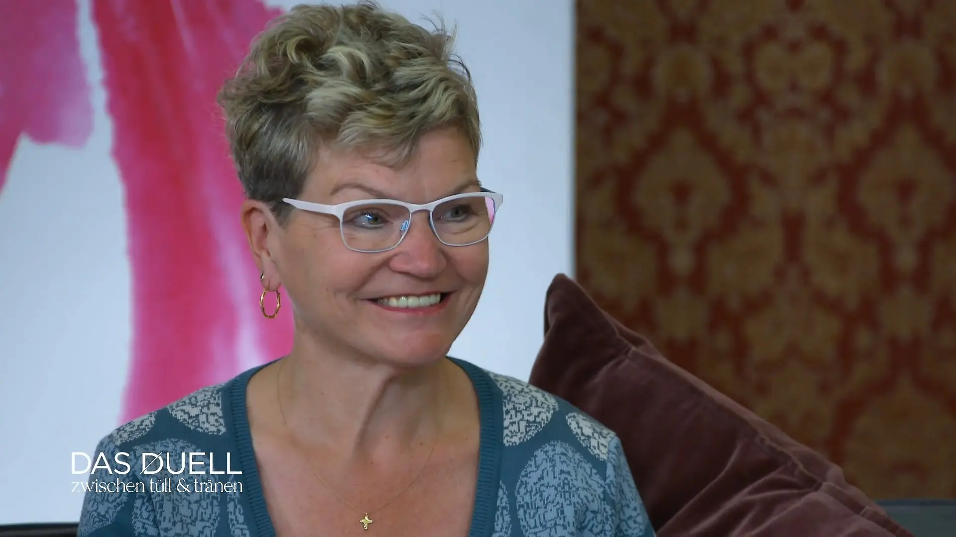 Antje bekommt ein Brautkleid spendiert Von Mama Dolores
