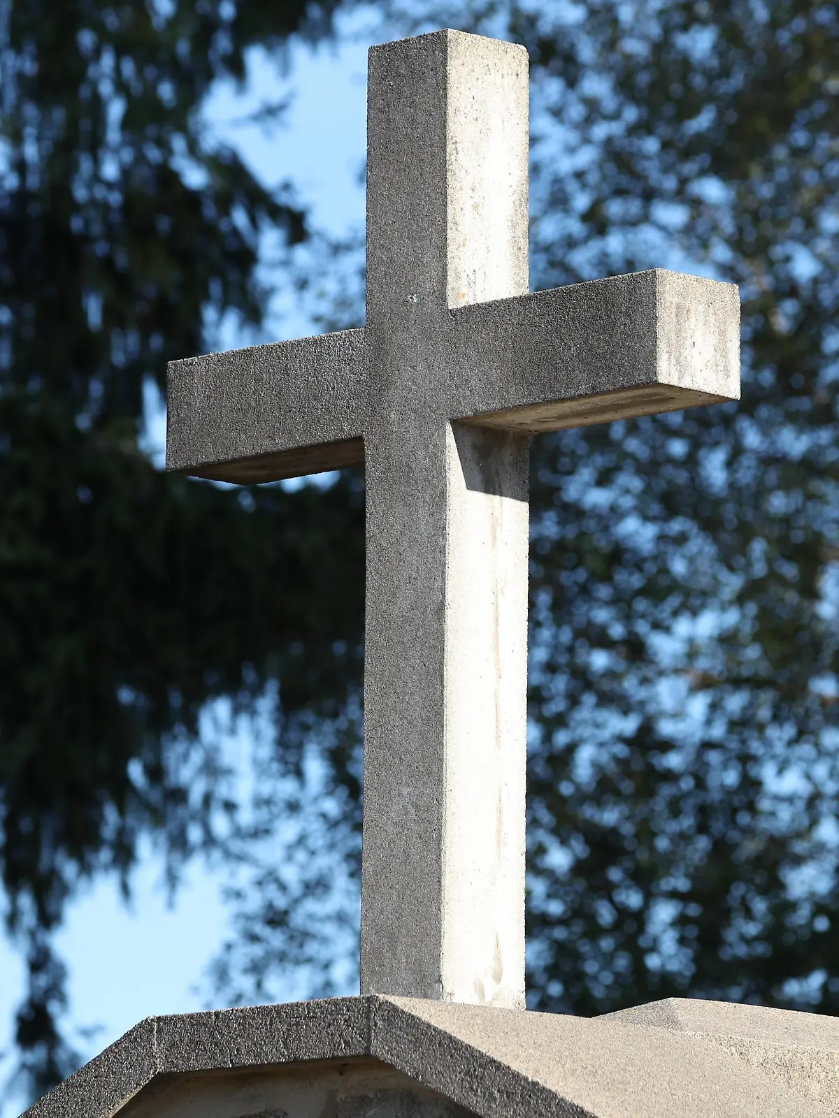 Thierry Larret/Maxppp. Edifice religieux. Croix en pierre Le 9 aout 2022, Saint-Genes-Champanelle (63)
