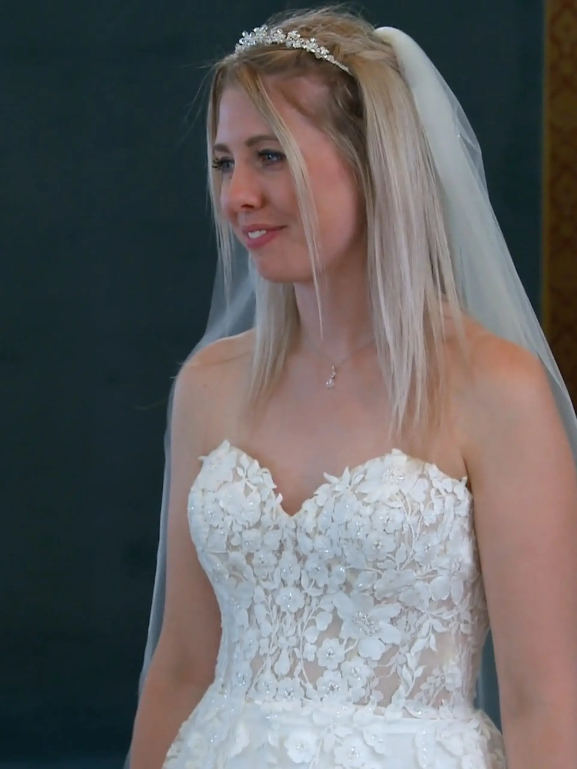 Bild zu: "Kann Alin mit ihrem dritten und letzten Kleid überzeugen?"